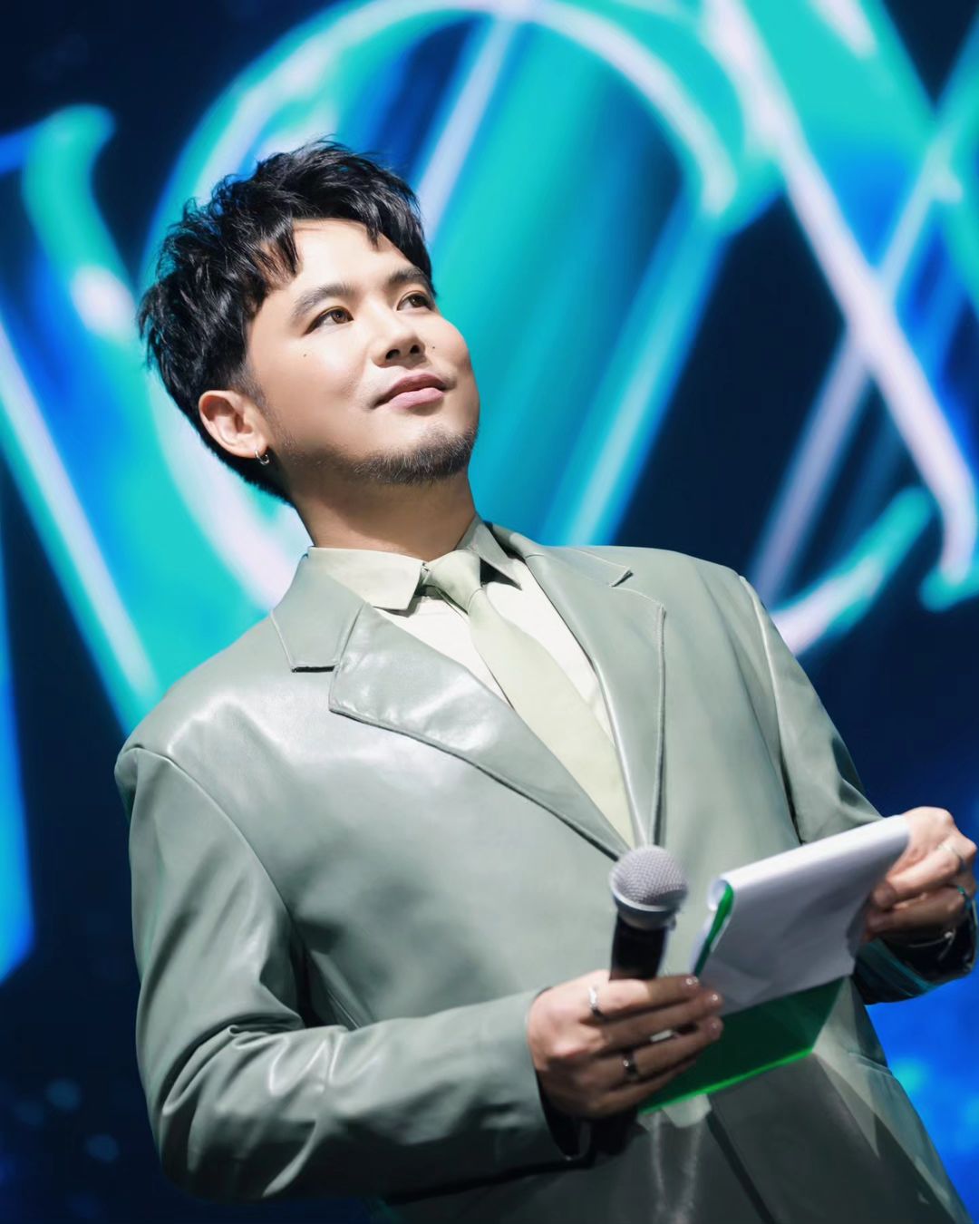 อ๋อง - เขมรัชต์ สุนทรนนท์