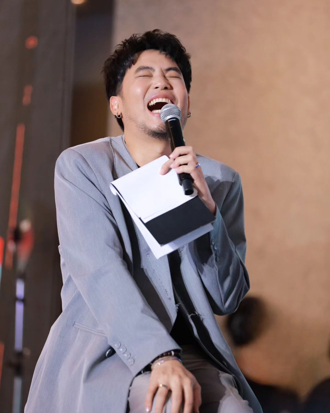 อ๋อง - เขมรัชต์ สุนทรนนท์