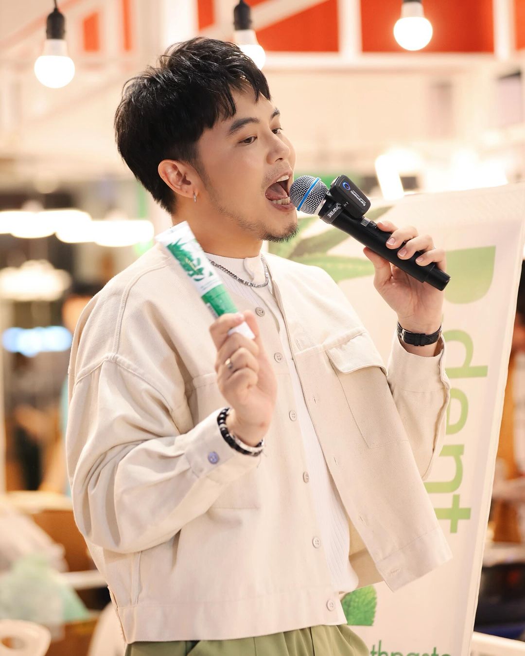 อ๋อง - เขมรัชต์ สุนทรนนท์