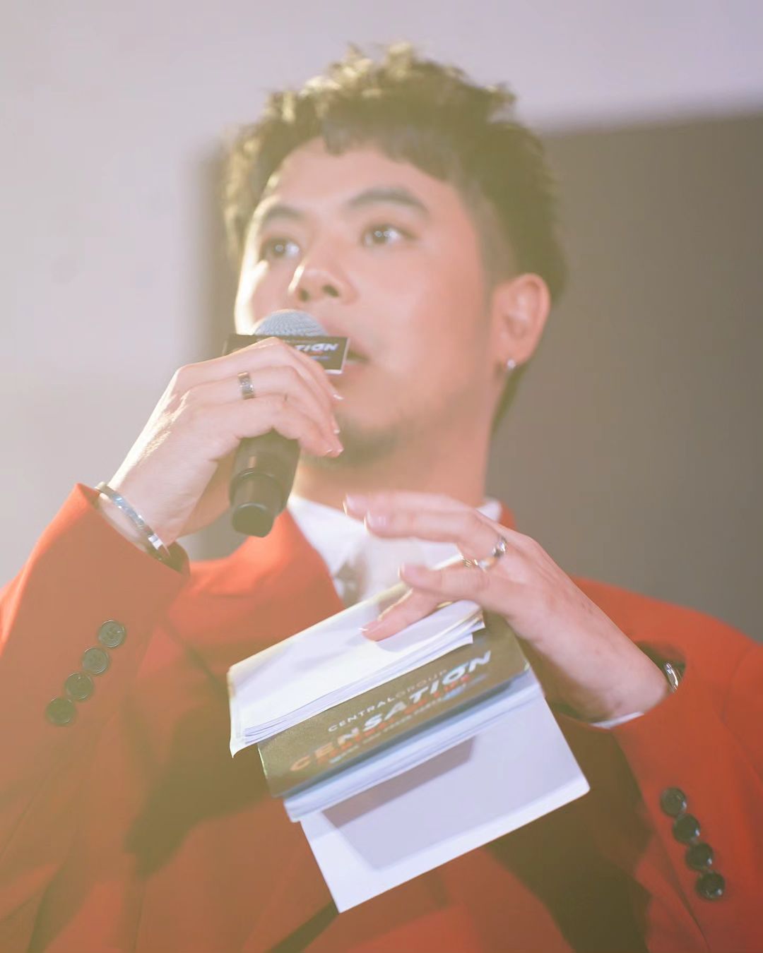 อ๋อง - เขมรัชต์ สุนทรนนท์