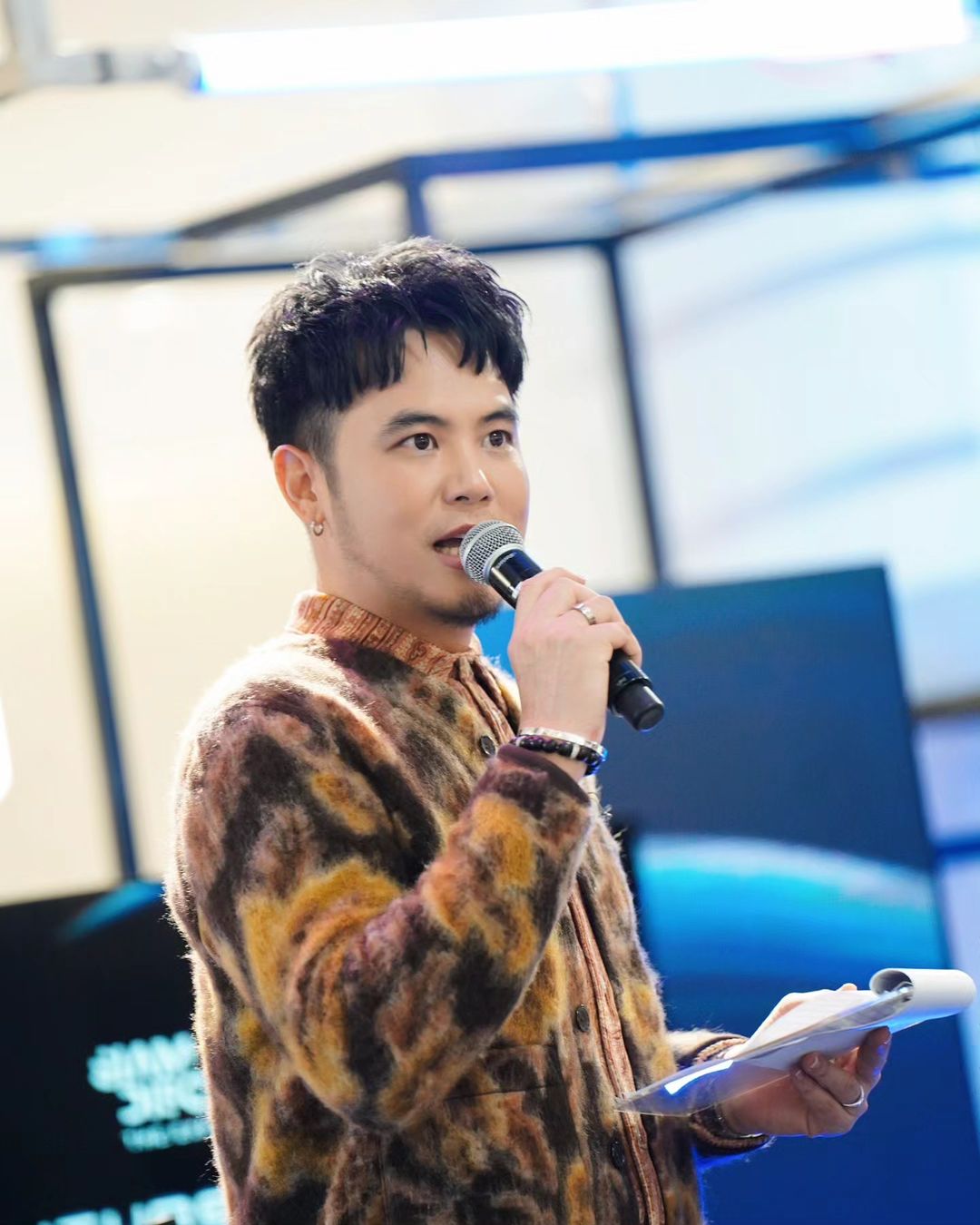 อ๋อง - เขมรัชต์ สุนทรนนท์