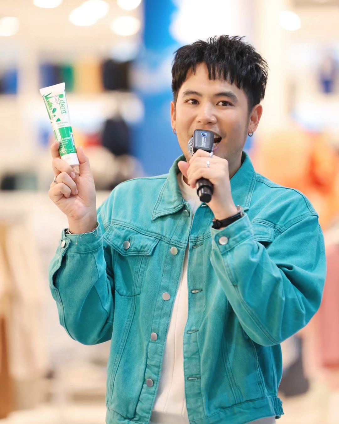 อ๋อง - เขมรัชต์ สุนทรนนท์
