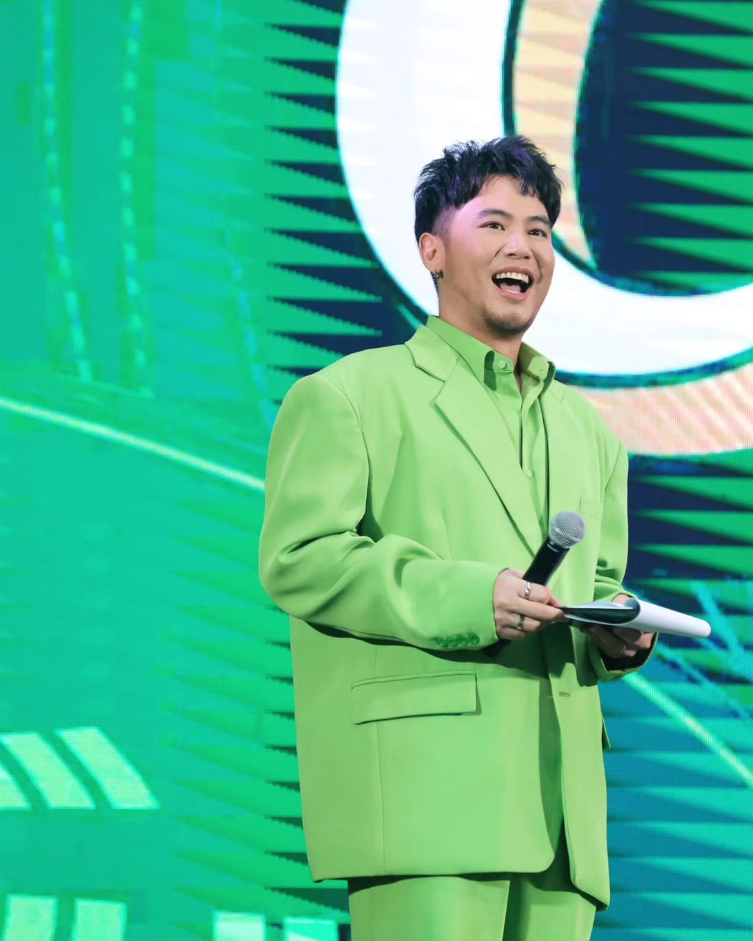 อ๋อง - เขมรัชต์ สุนทรนนท์