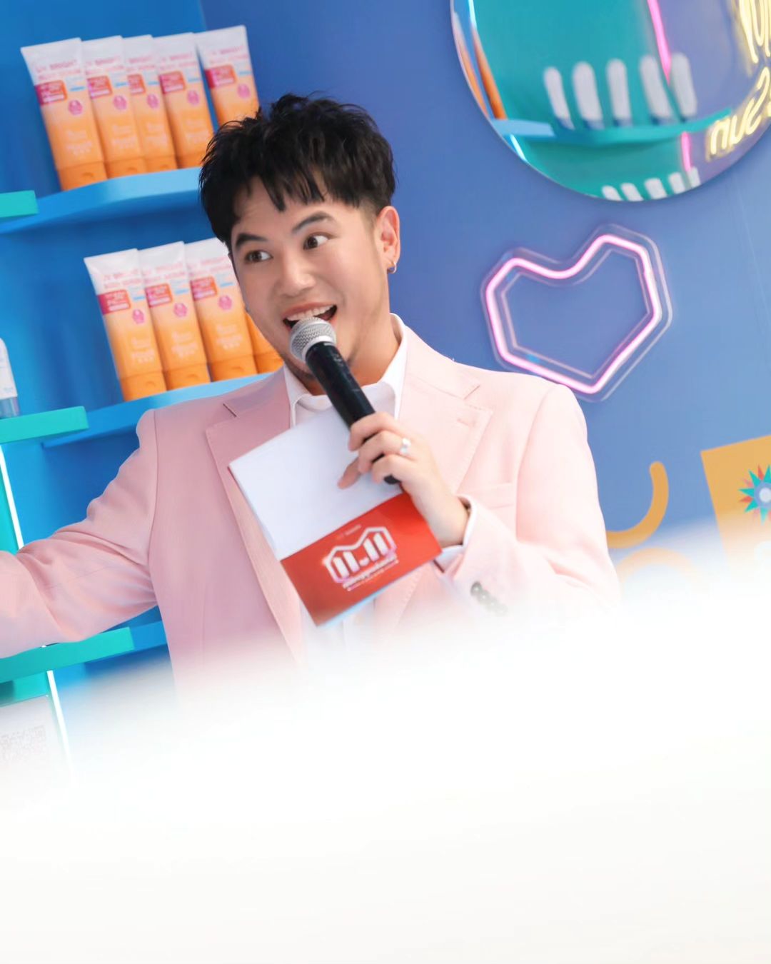 อ๋อง - เขมรัชต์ สุนทรนนท์