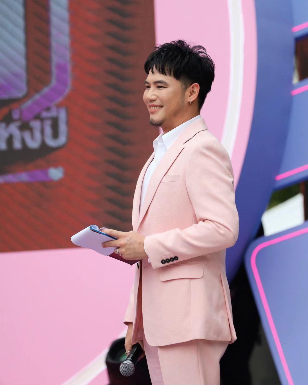 อ๋อง - เขมรัชต์ สุนทรนนท์