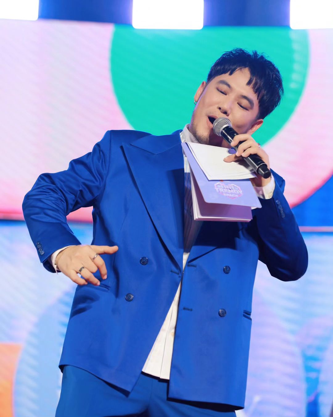 อ๋อง - เขมรัชต์ สุนทรนนท์