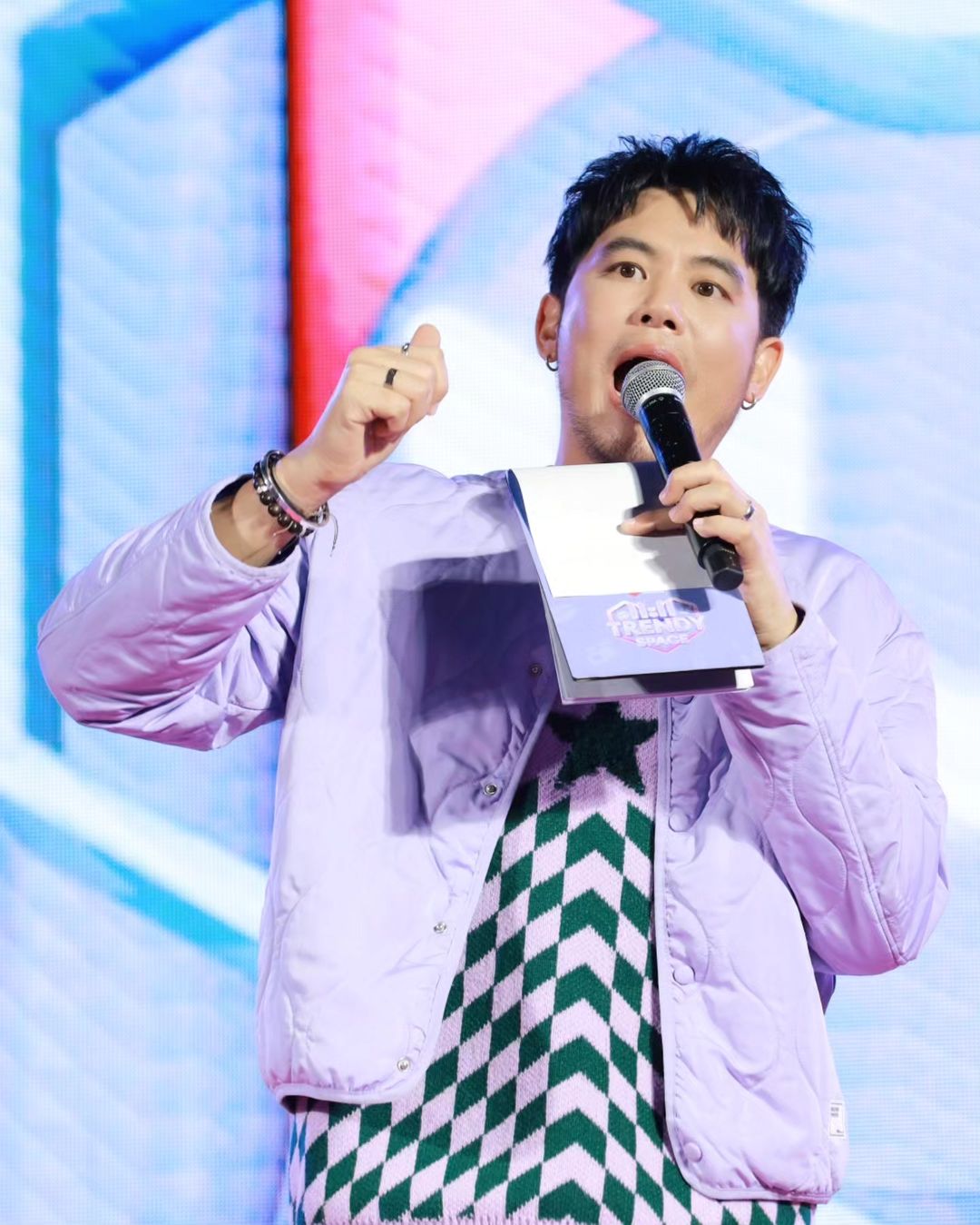 อ๋อง - เขมรัชต์ สุนทรนนท์