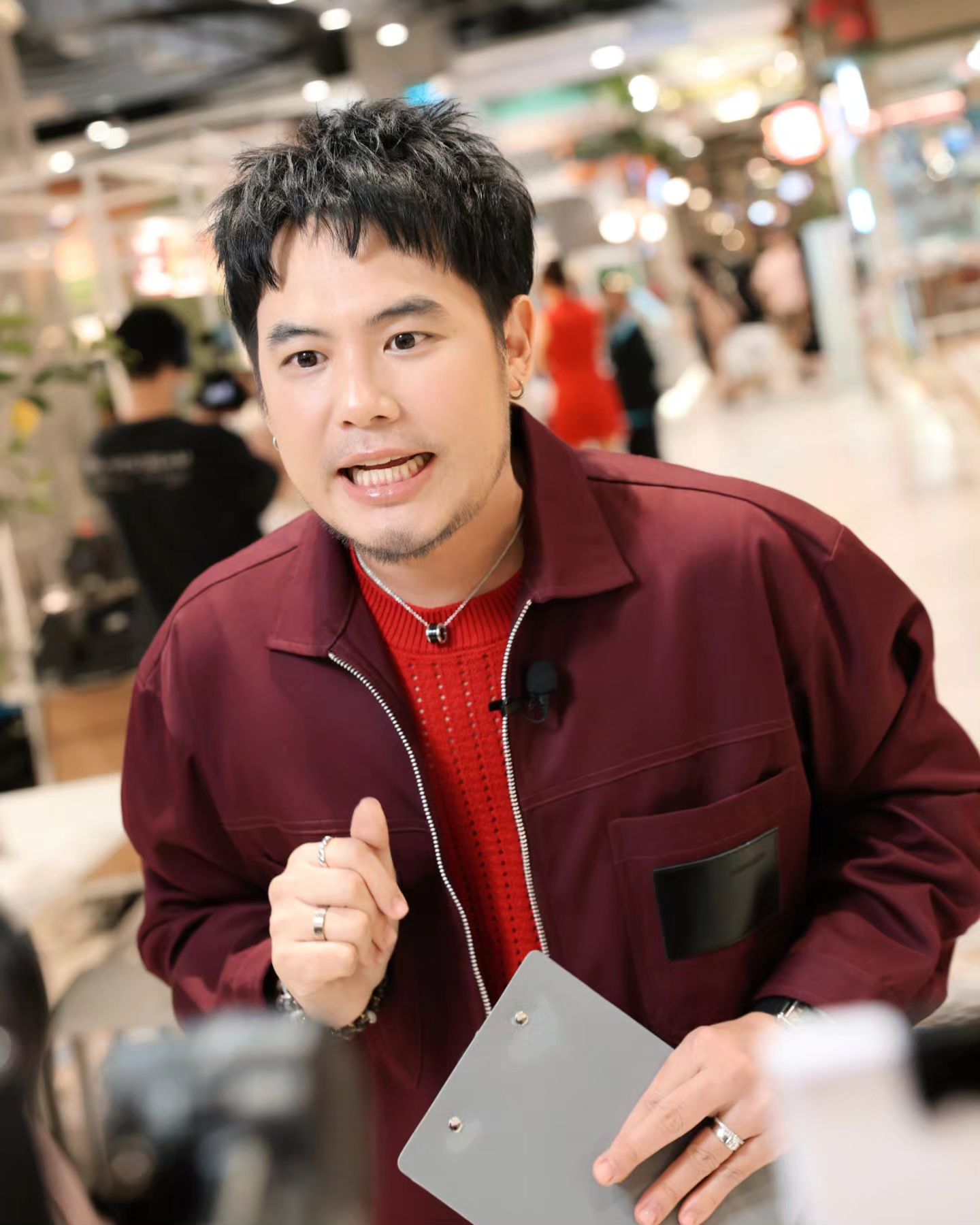 อ๋อง - เขมรัชต์ สุนทรนนท์