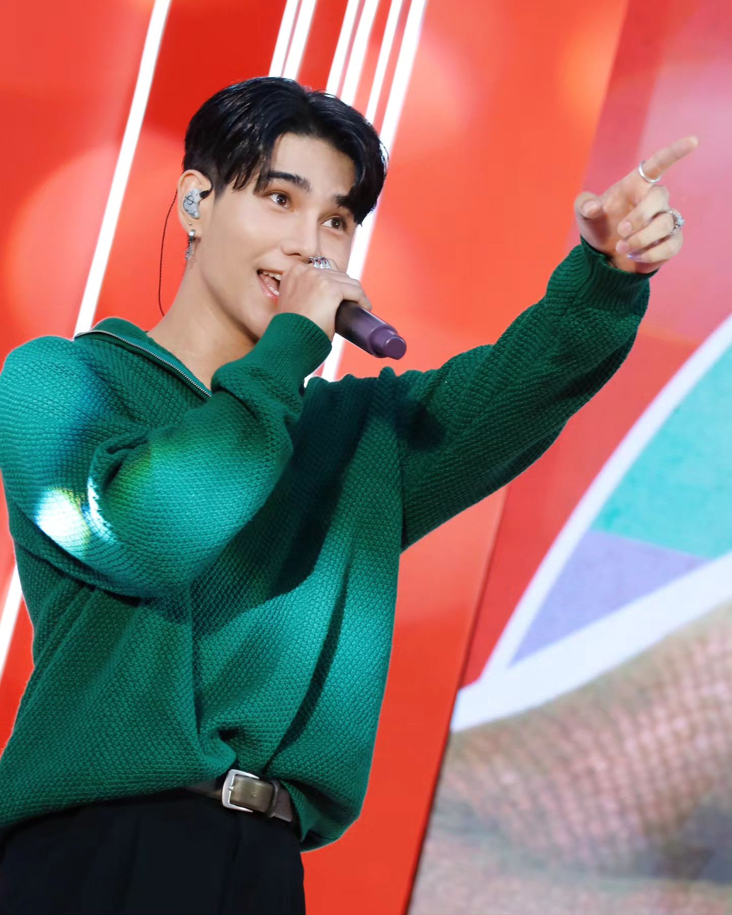 อ๋อง - เขมรัชต์ สุนทรนนท์