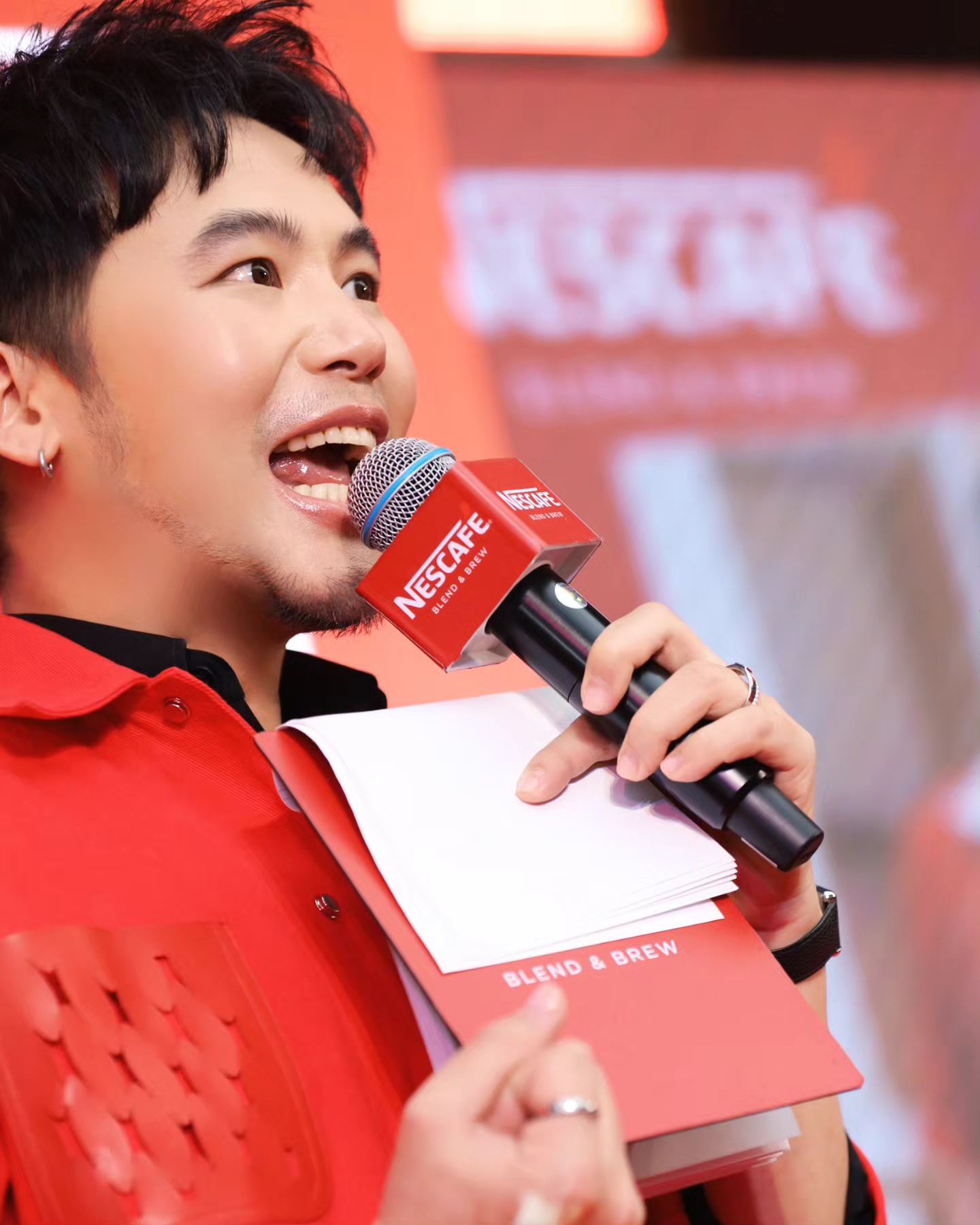 อ๋อง - เขมรัชต์ สุนทรนนท์