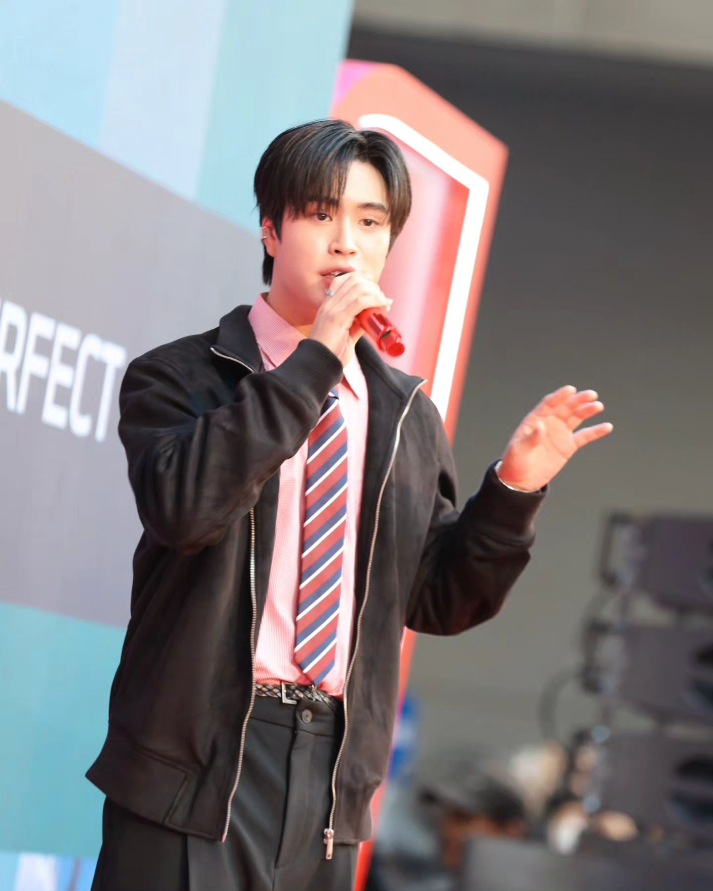 อ๋อง - เขมรัชต์ สุนทรนนท์