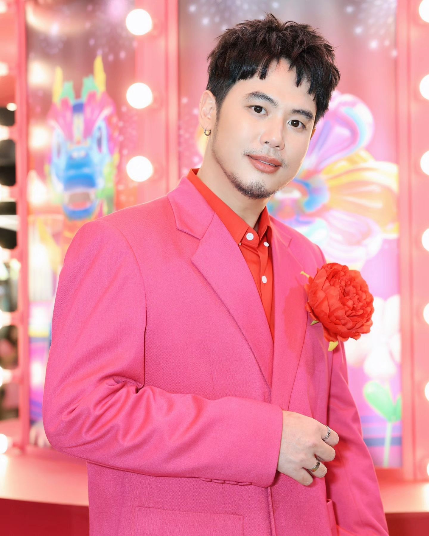 อ๋อง - เขมรัชต์ สุนทรนนท์
