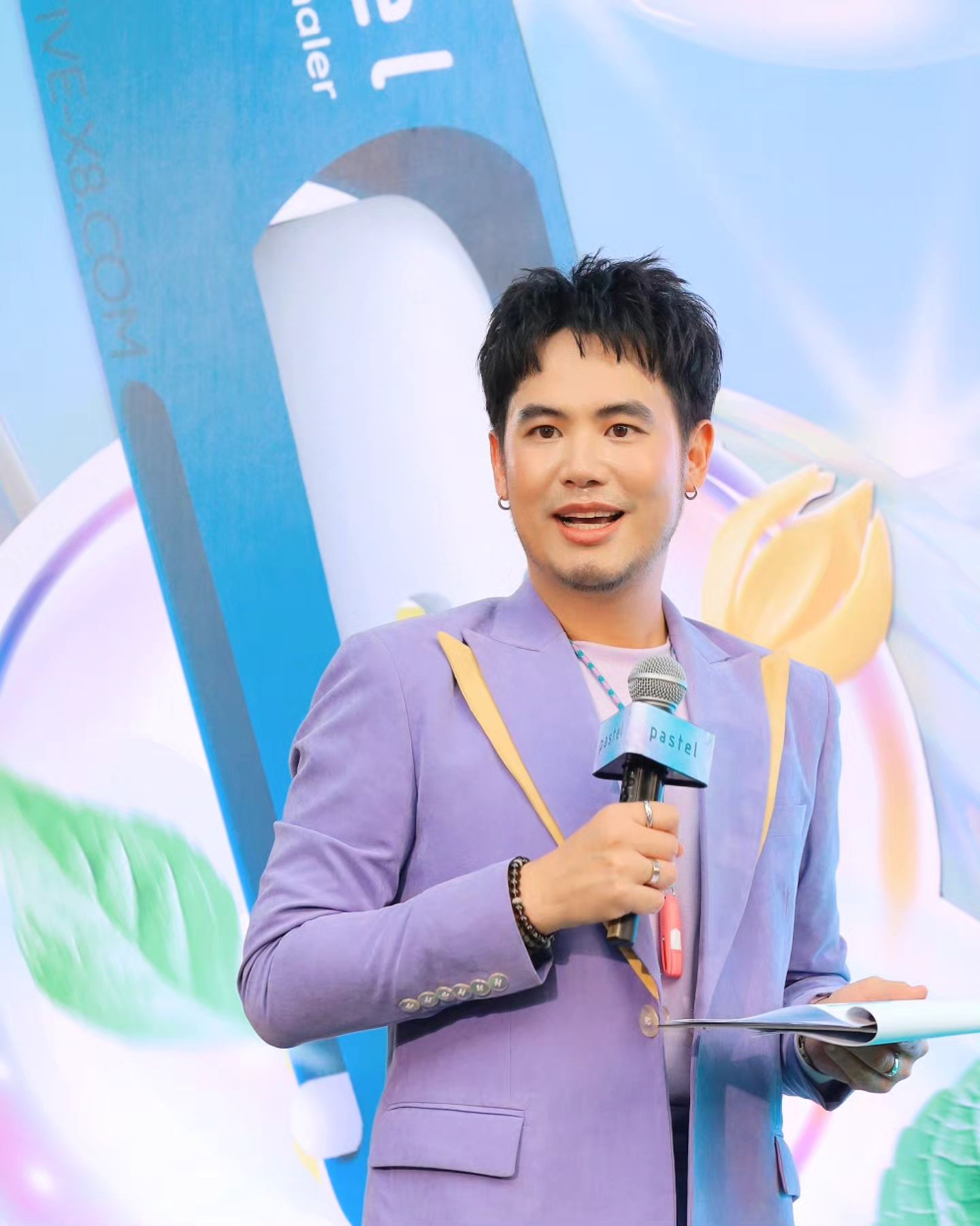 อ๋อง - เขมรัชต์ สุนทรนนท์