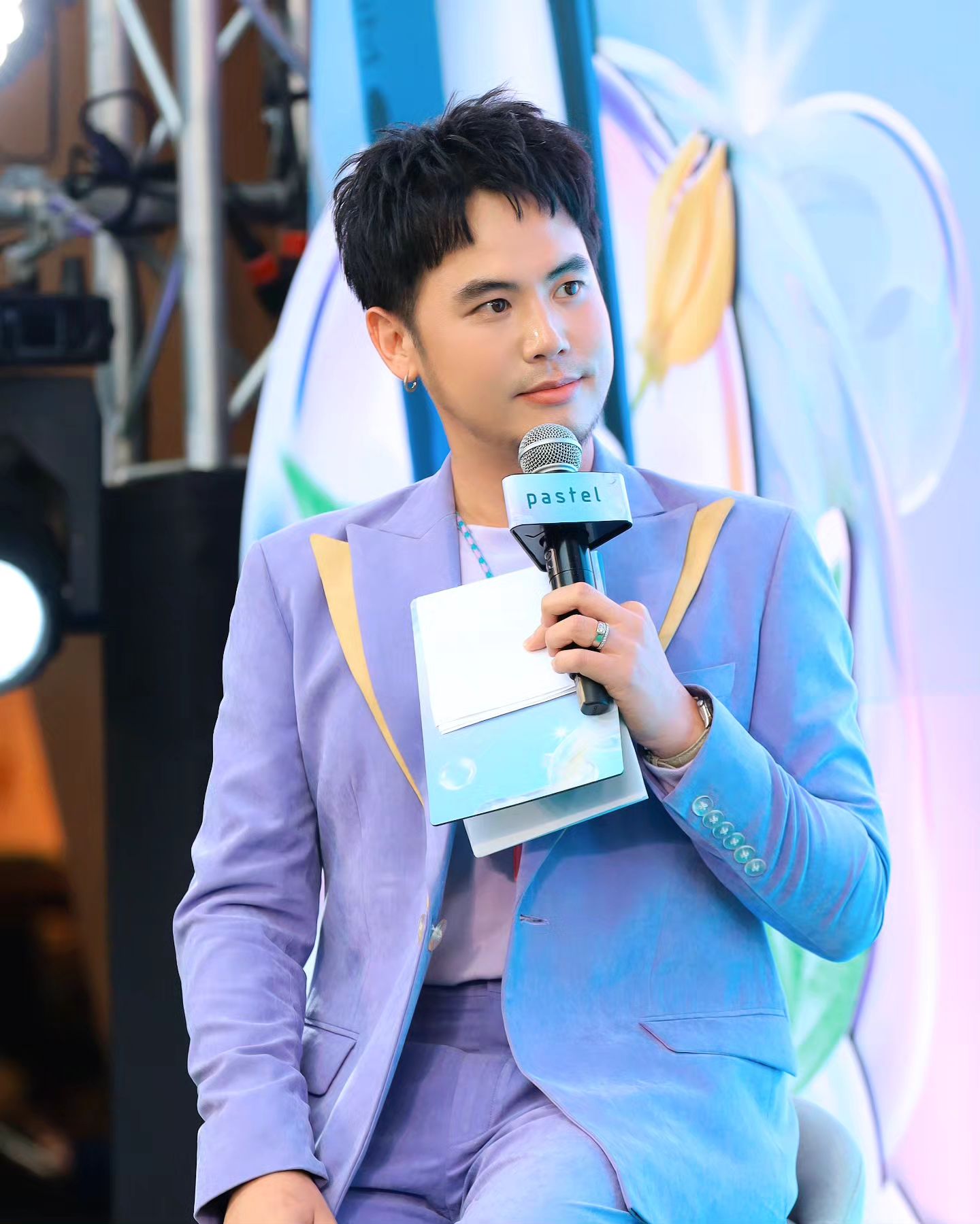 อ๋อง - เขมรัชต์ สุนทรนนท์