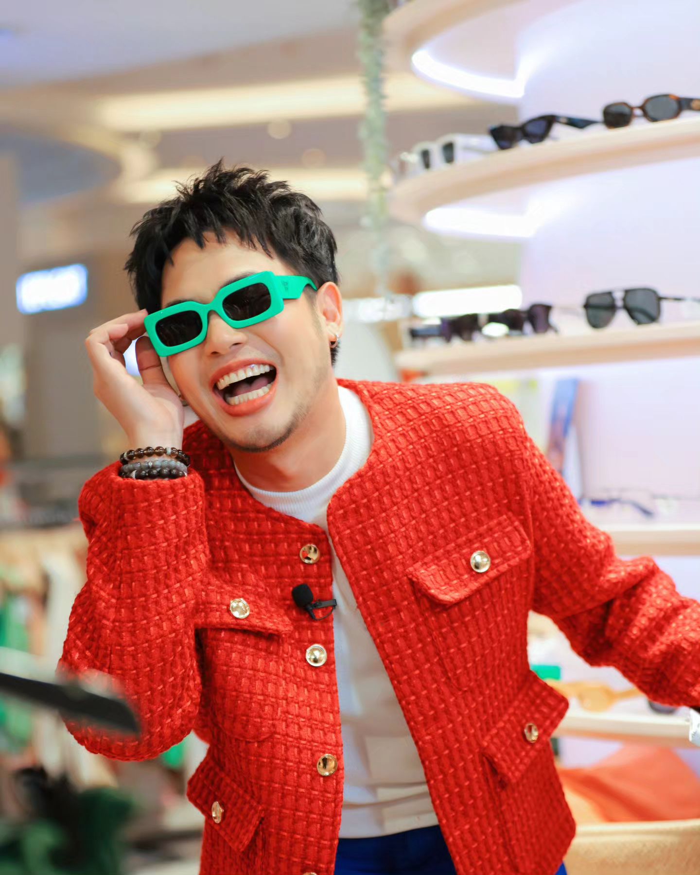 อ๋อง - เขมรัชต์ สุนทรนนท์
