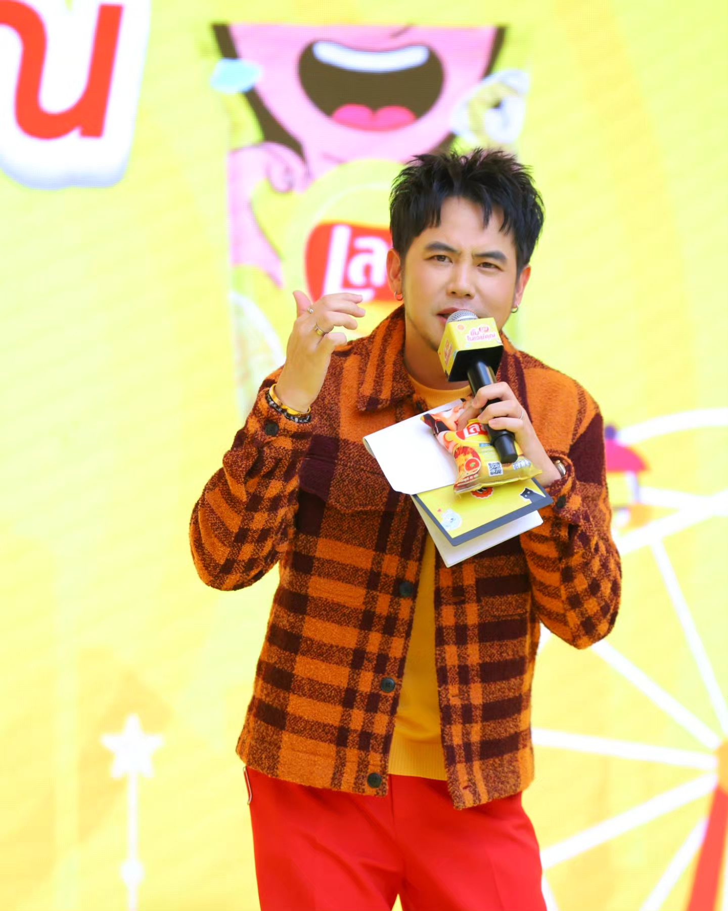 อ๋อง - เขมรัชต์ สุนทรนนท์