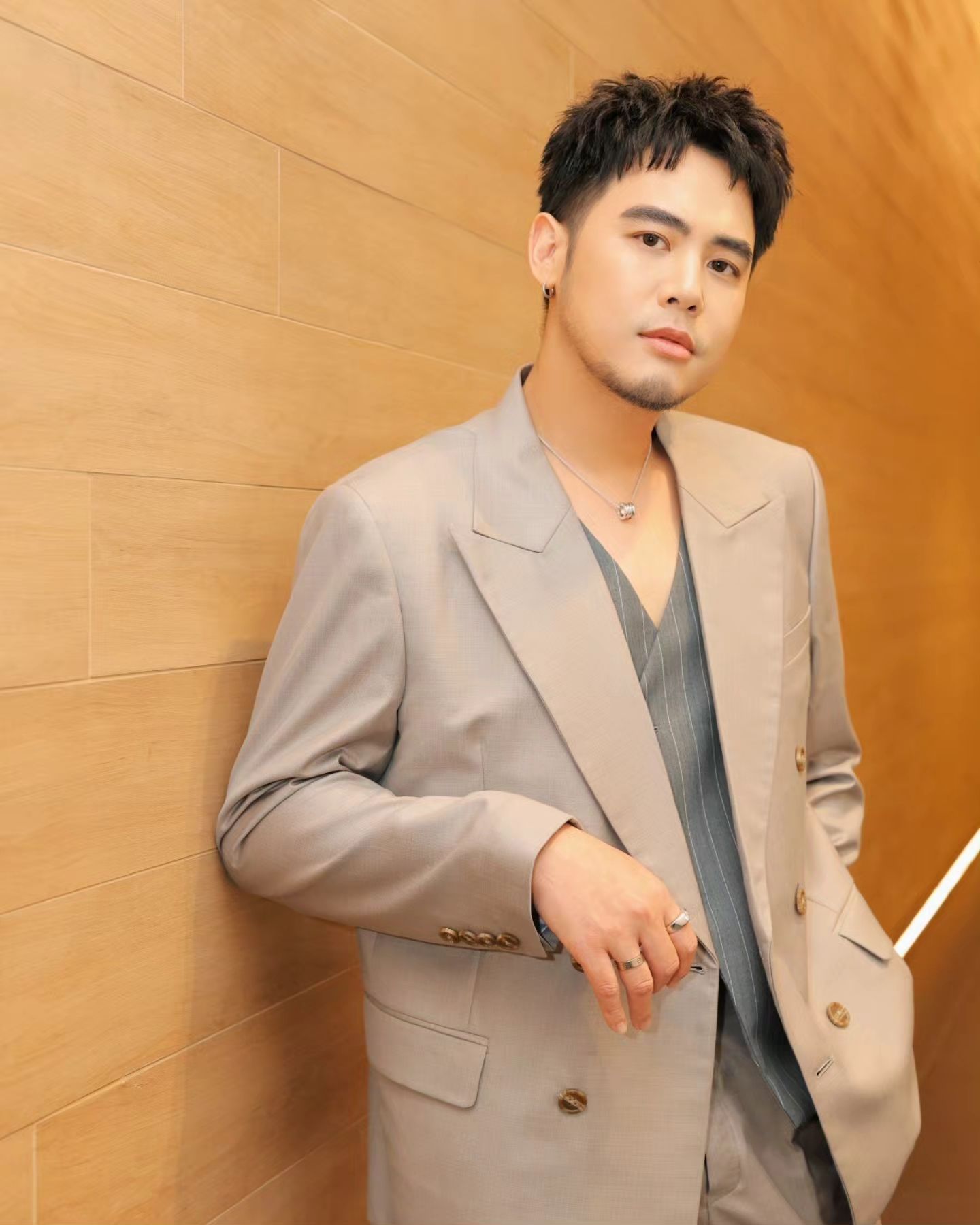 อ๋อง - เขมรัชต์ สุนทรนนท์
