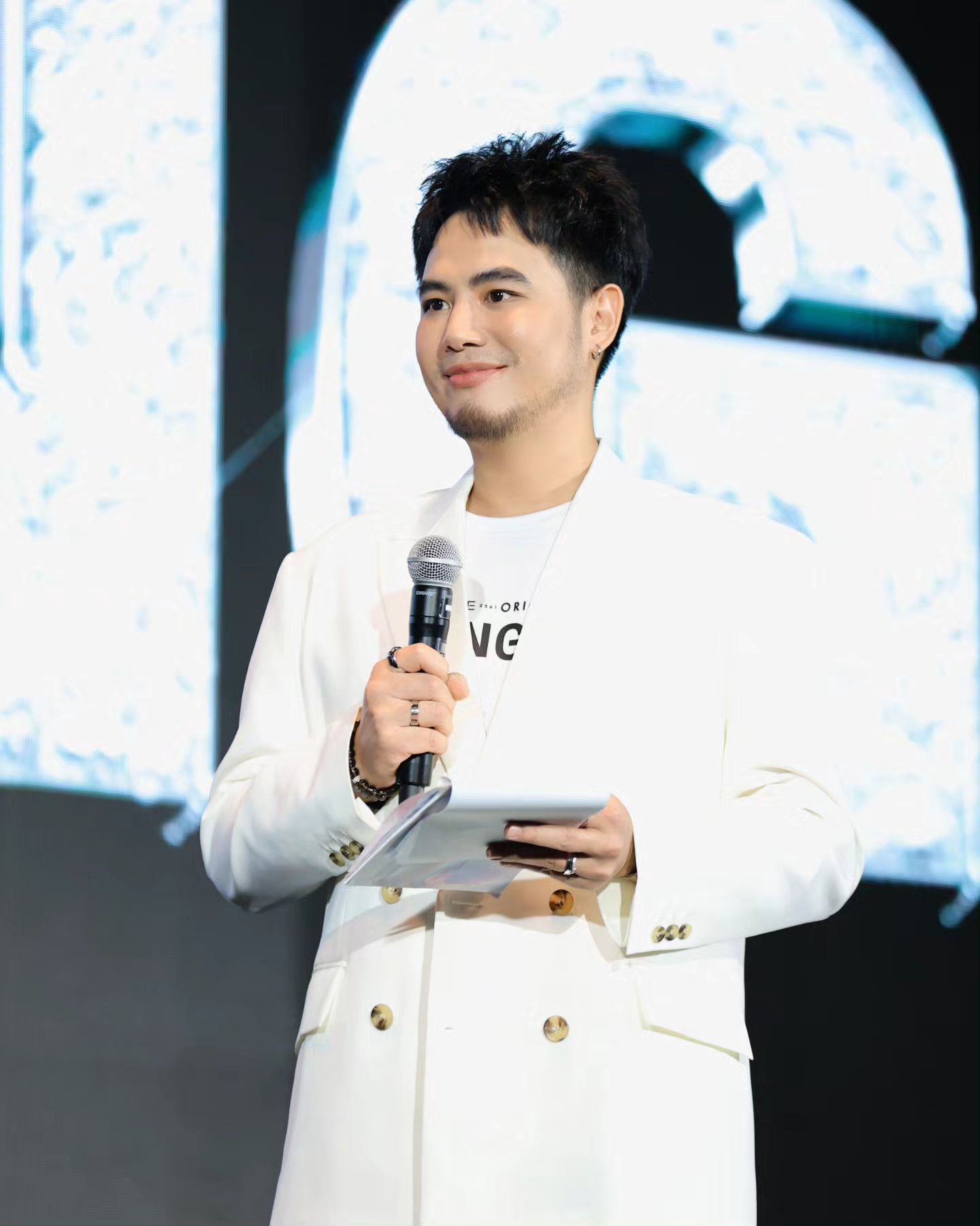 อ๋อง - เขมรัชต์ สุนทรนนท์