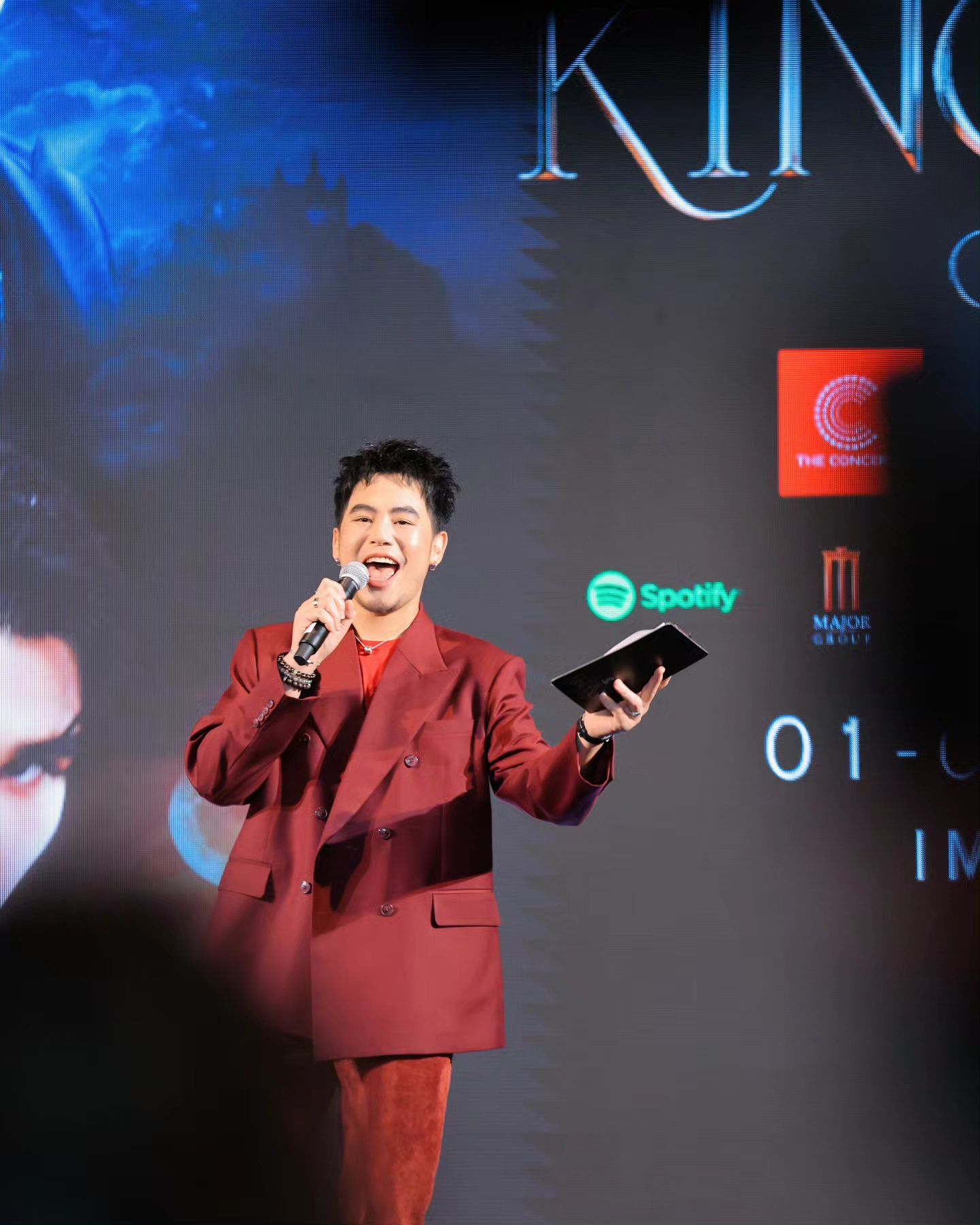 อ๋อง - เขมรัชต์ สุนทรนนท์