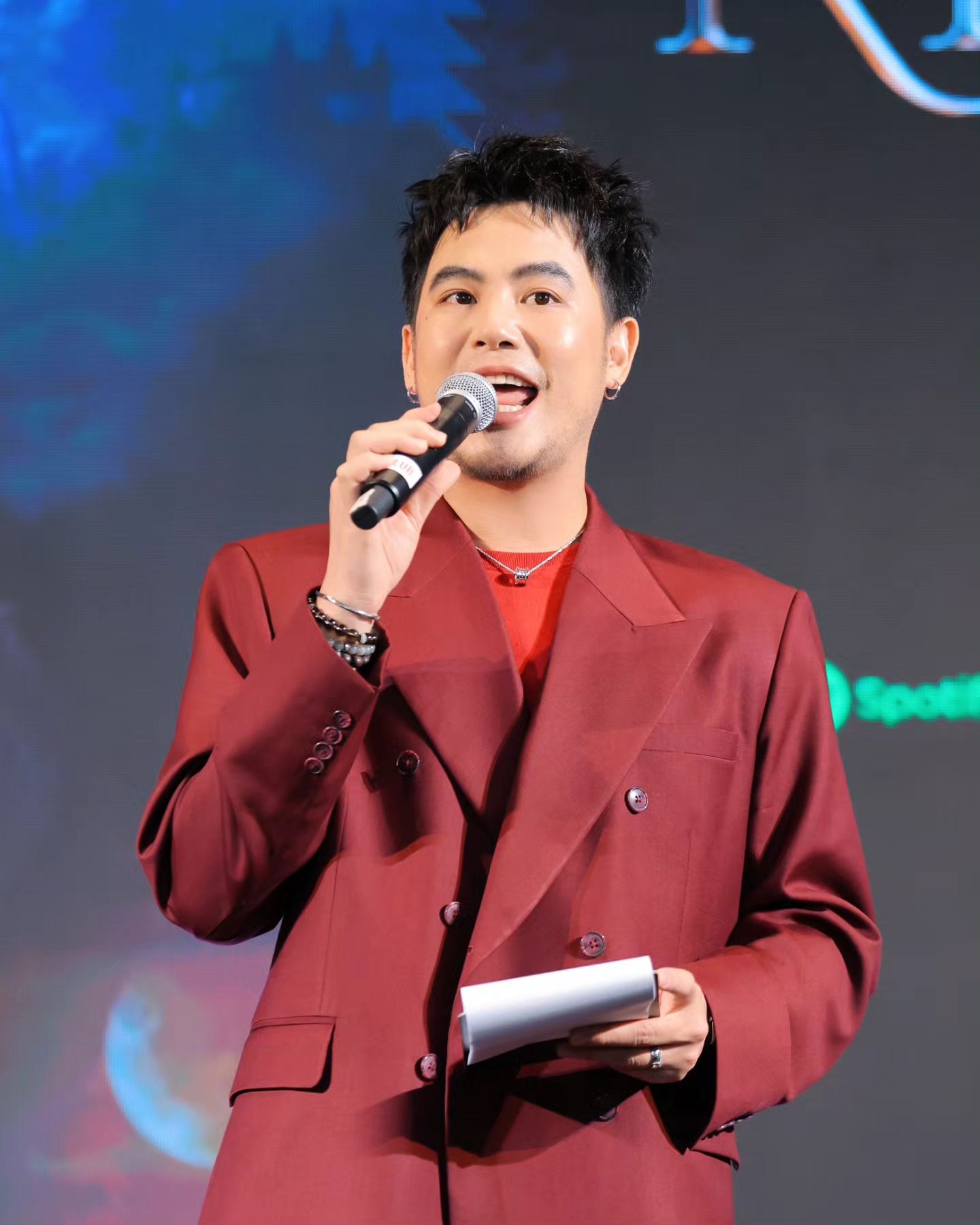 อ๋อง - เขมรัชต์ สุนทรนนท์