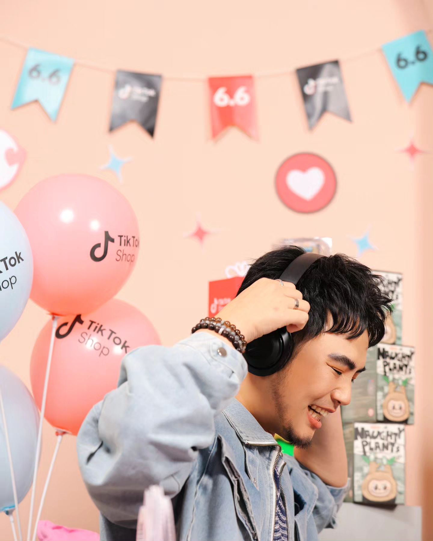 อ๋อง - เขมรัชต์ สุนทรนนท์