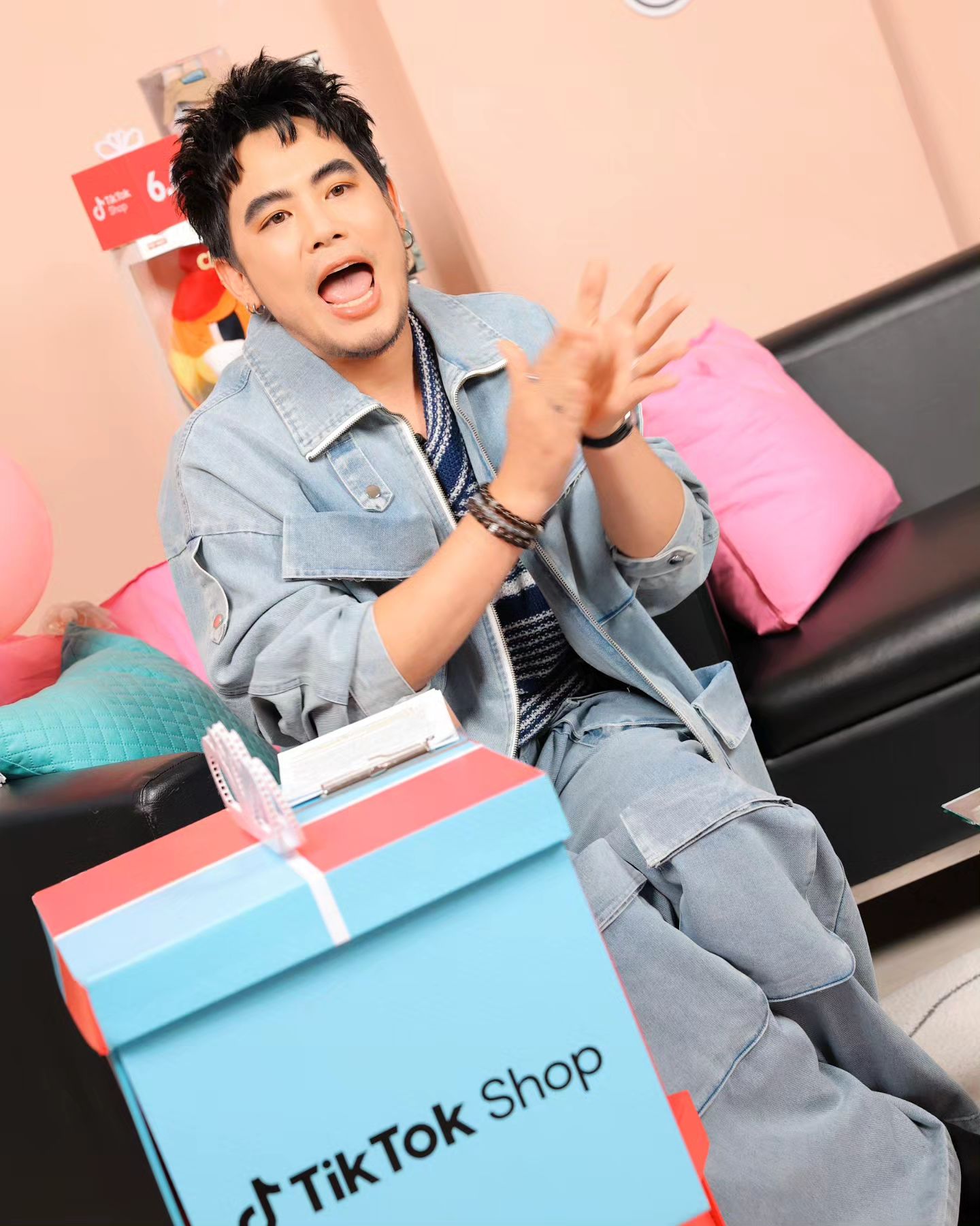 อ๋อง - เขมรัชต์ สุนทรนนท์