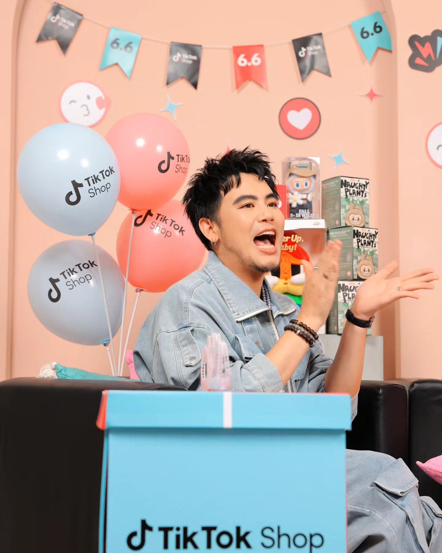 อ๋อง - เขมรัชต์ สุนทรนนท์