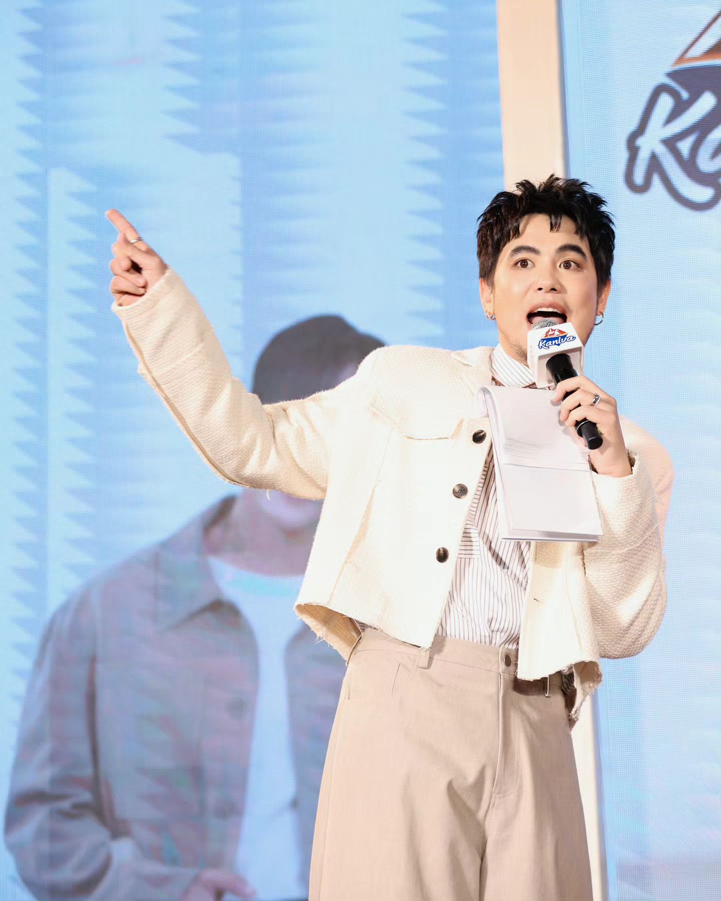 อ๋อง - เขมรัชต์ สุนทรนนท์