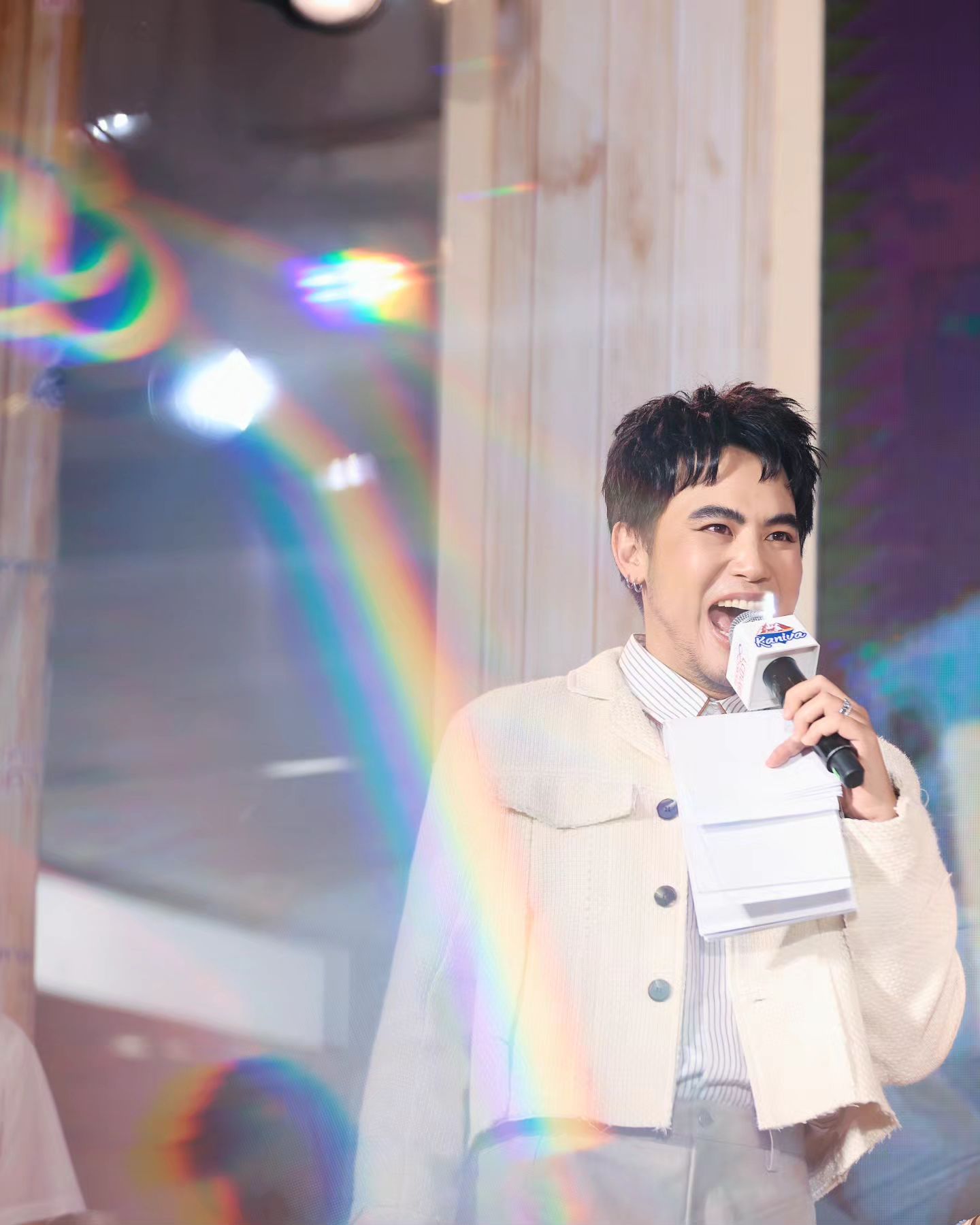 อ๋อง - เขมรัชต์ สุนทรนนท์