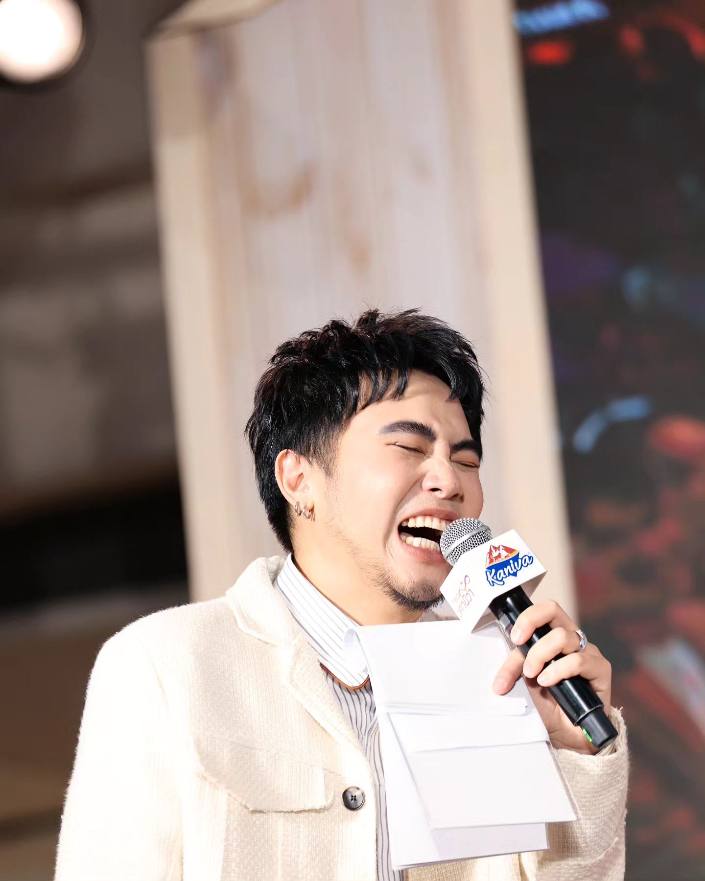 อ๋อง - เขมรัชต์ สุนทรนนท์