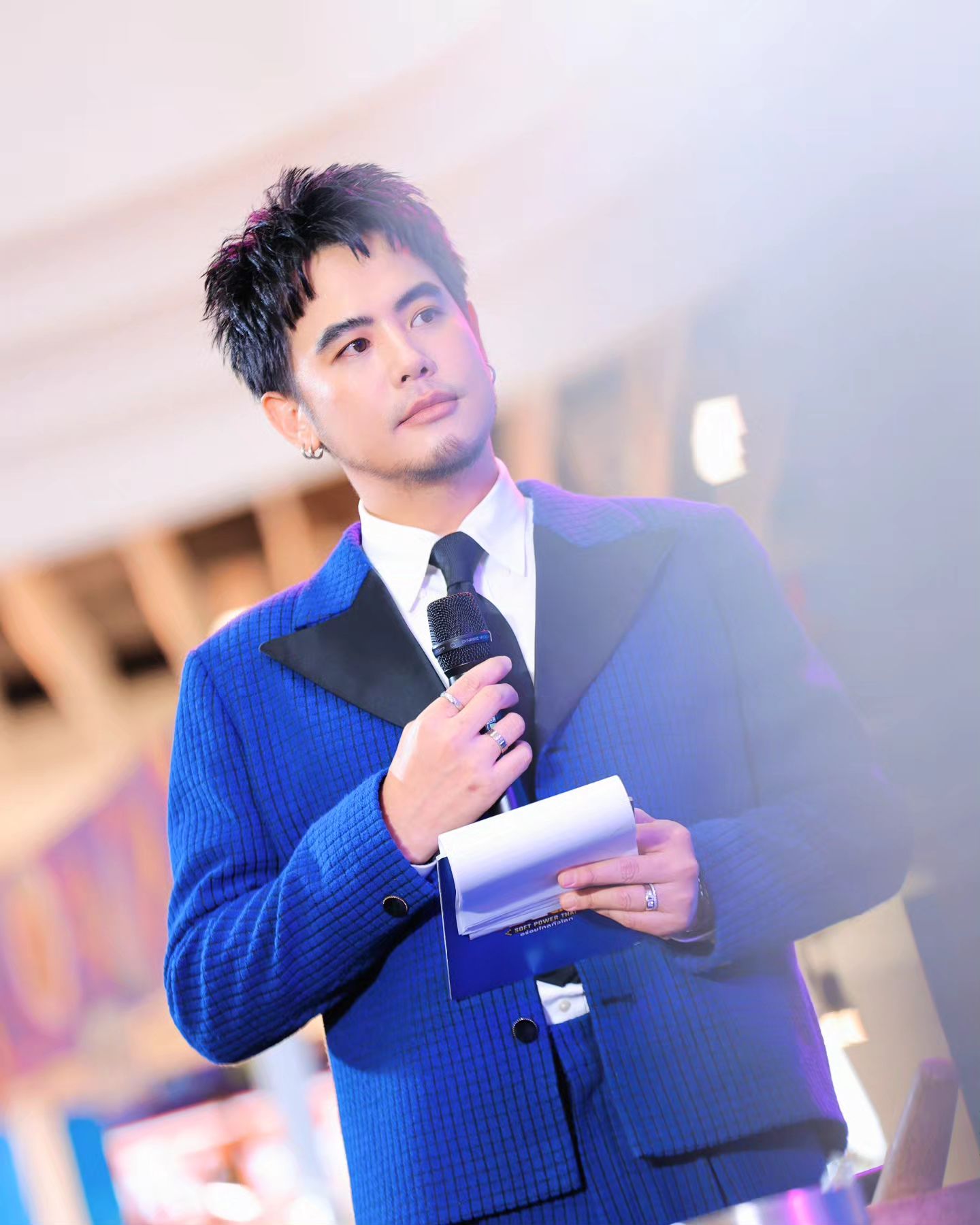 อ๋อง - เขมรัชต์ สุนทรนนท์