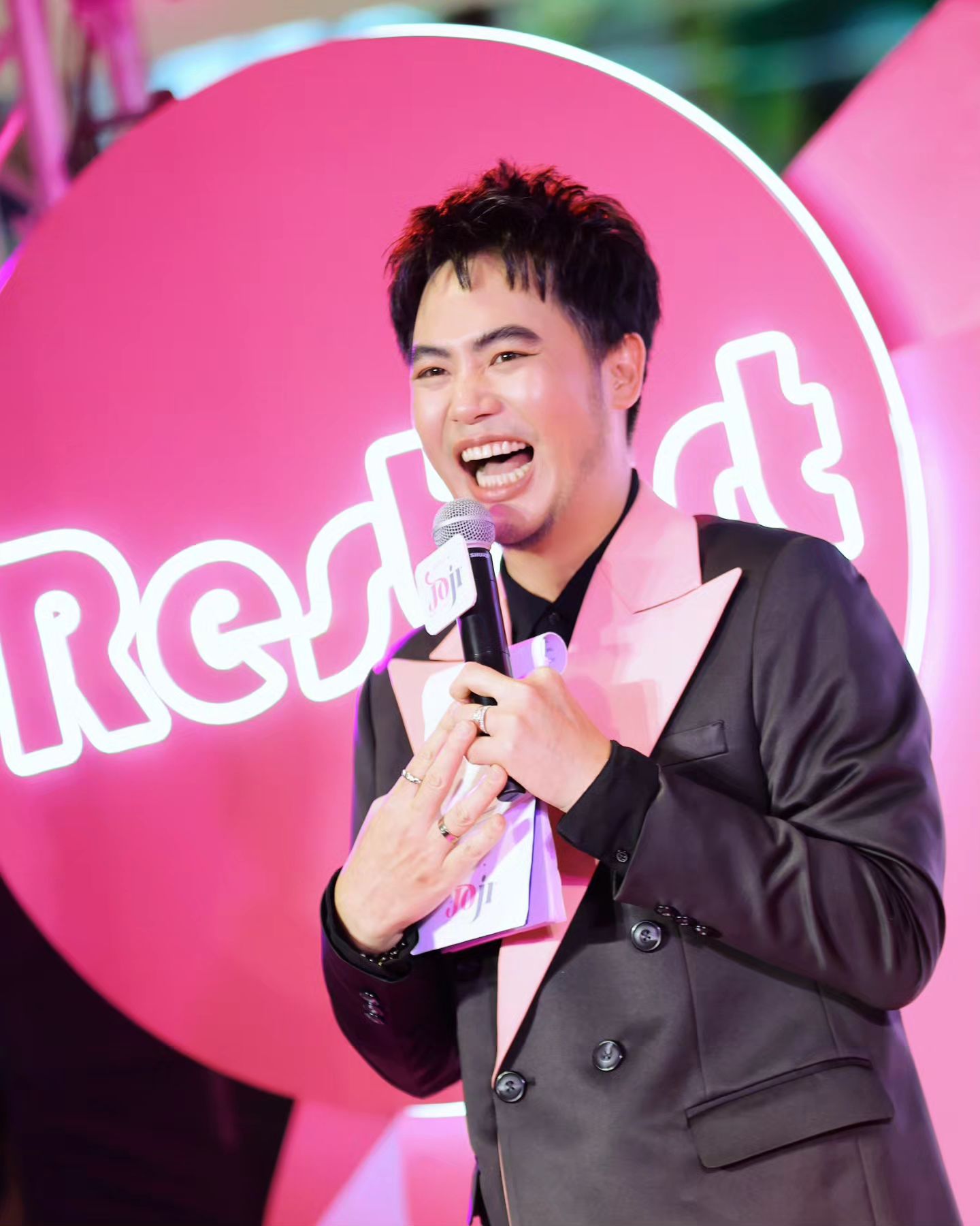 อ๋อง - เขมรัชต์ สุนทรนนท์
