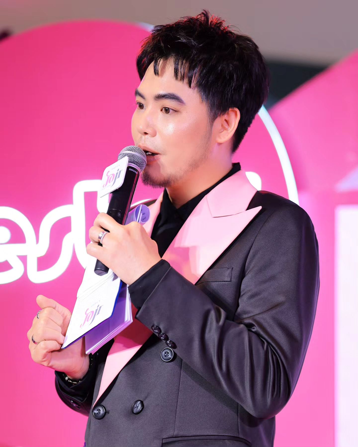 อ๋อง - เขมรัชต์ สุนทรนนท์