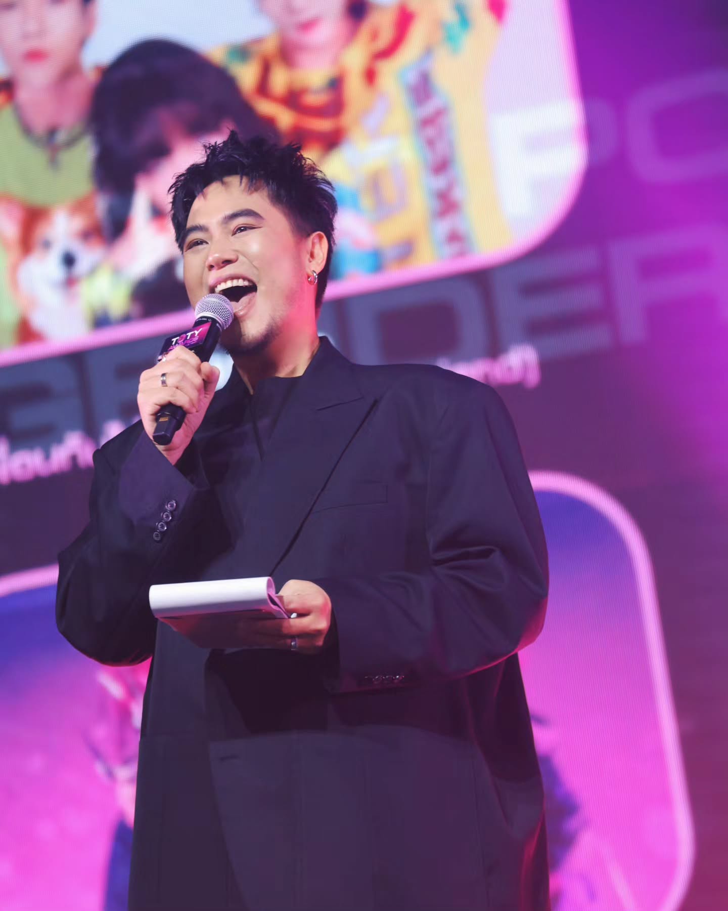 อ๋อง - เขมรัชต์ สุนทรนนท์
