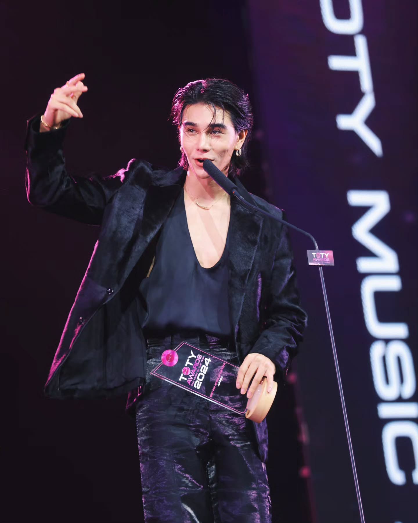 อ๋อง - เขมรัชต์ สุนทรนนท์