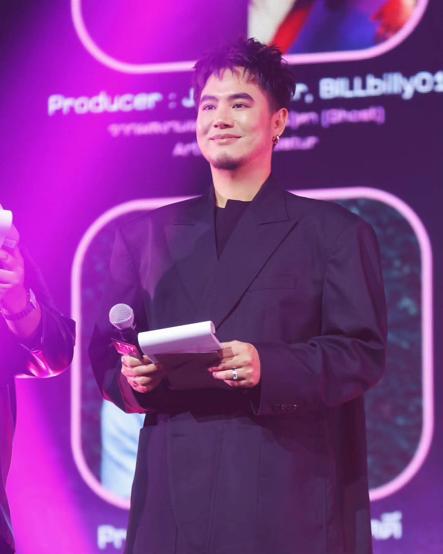 อ๋อง - เขมรัชต์ สุนทรนนท์