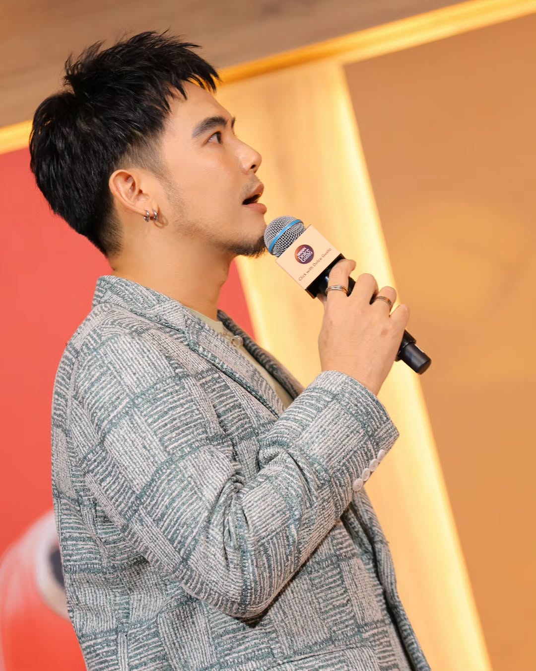 อ๋อง - เขมรัชต์ สุนทรนนท์