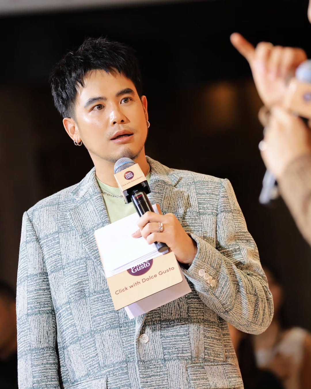 อ๋อง - เขมรัชต์ สุนทรนนท์