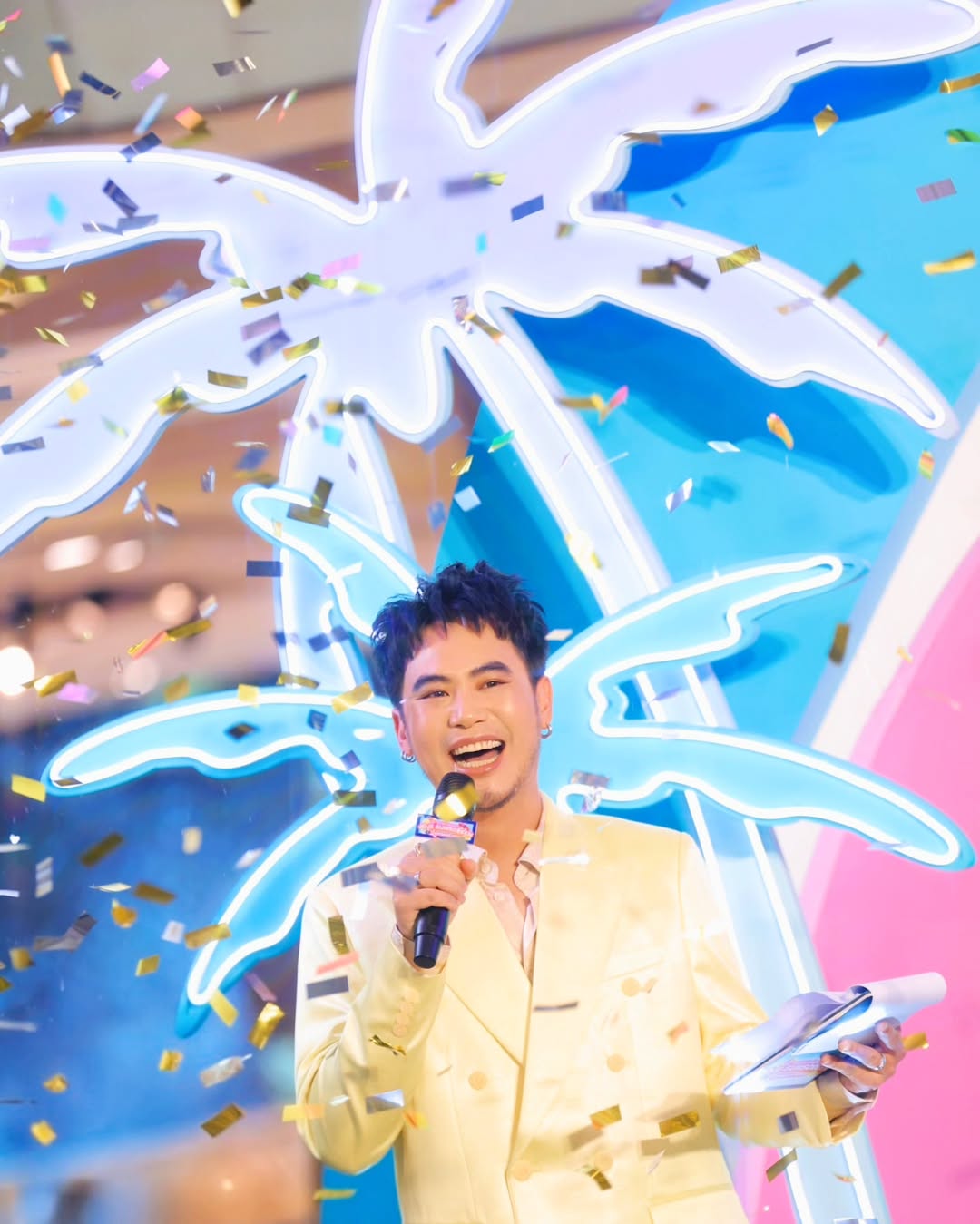 อ๋อง - เขมรัชต์ สุนทรนนท์