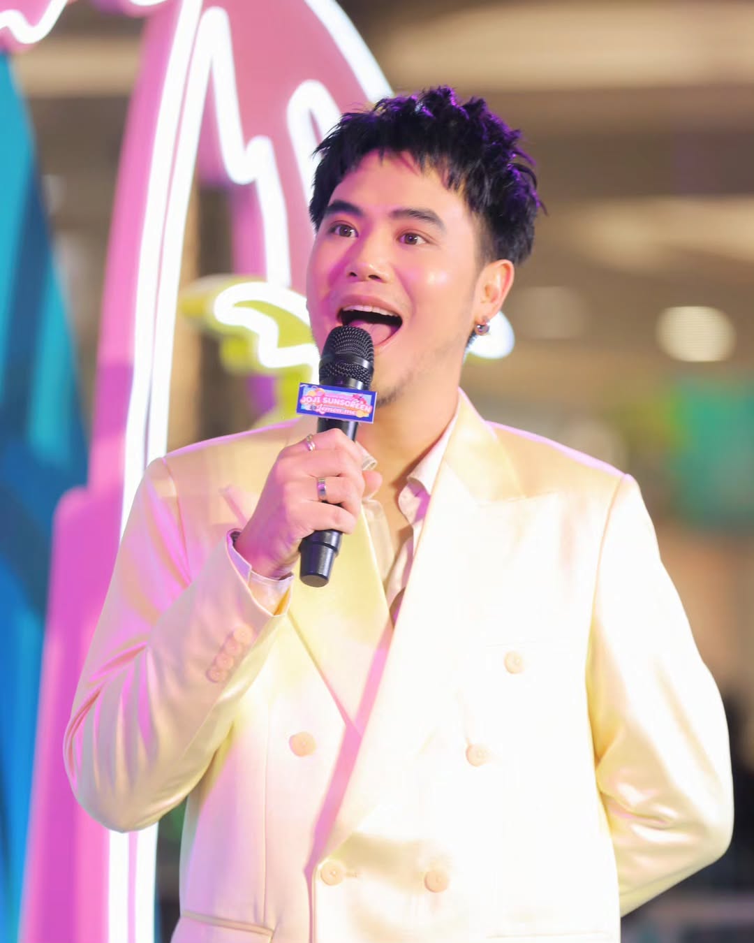 อ๋อง - เขมรัชต์ สุนทรนนท์