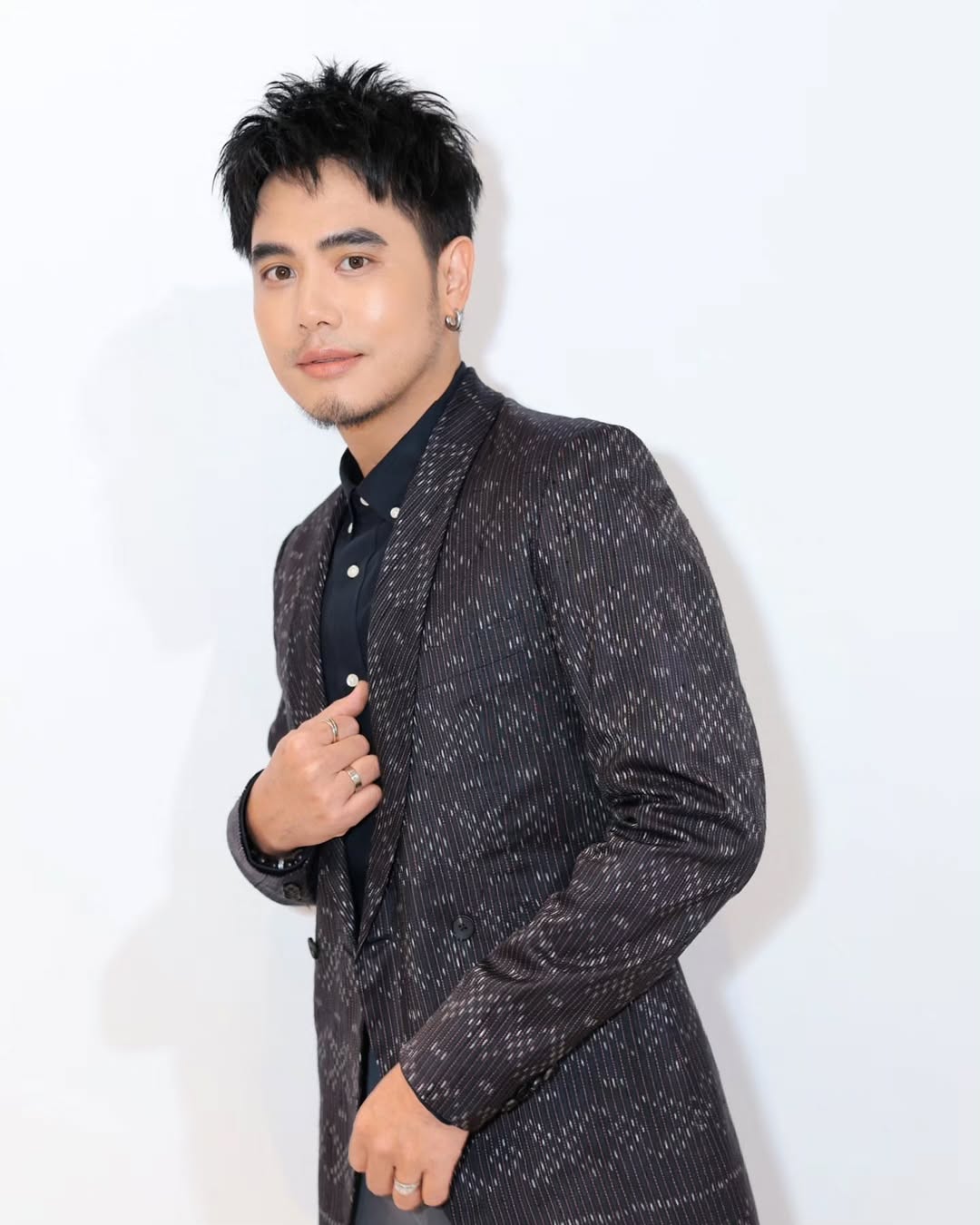 อ๋อง - เขมรัชต์ สุนทรนนท์