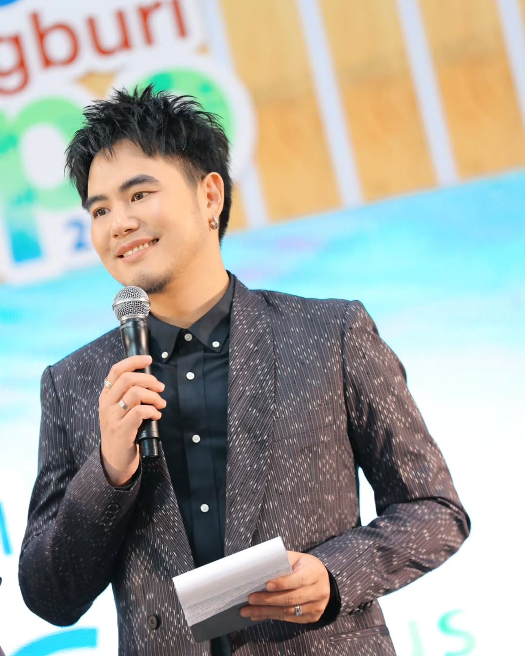 อ๋อง - เขมรัชต์ สุนทรนนท์