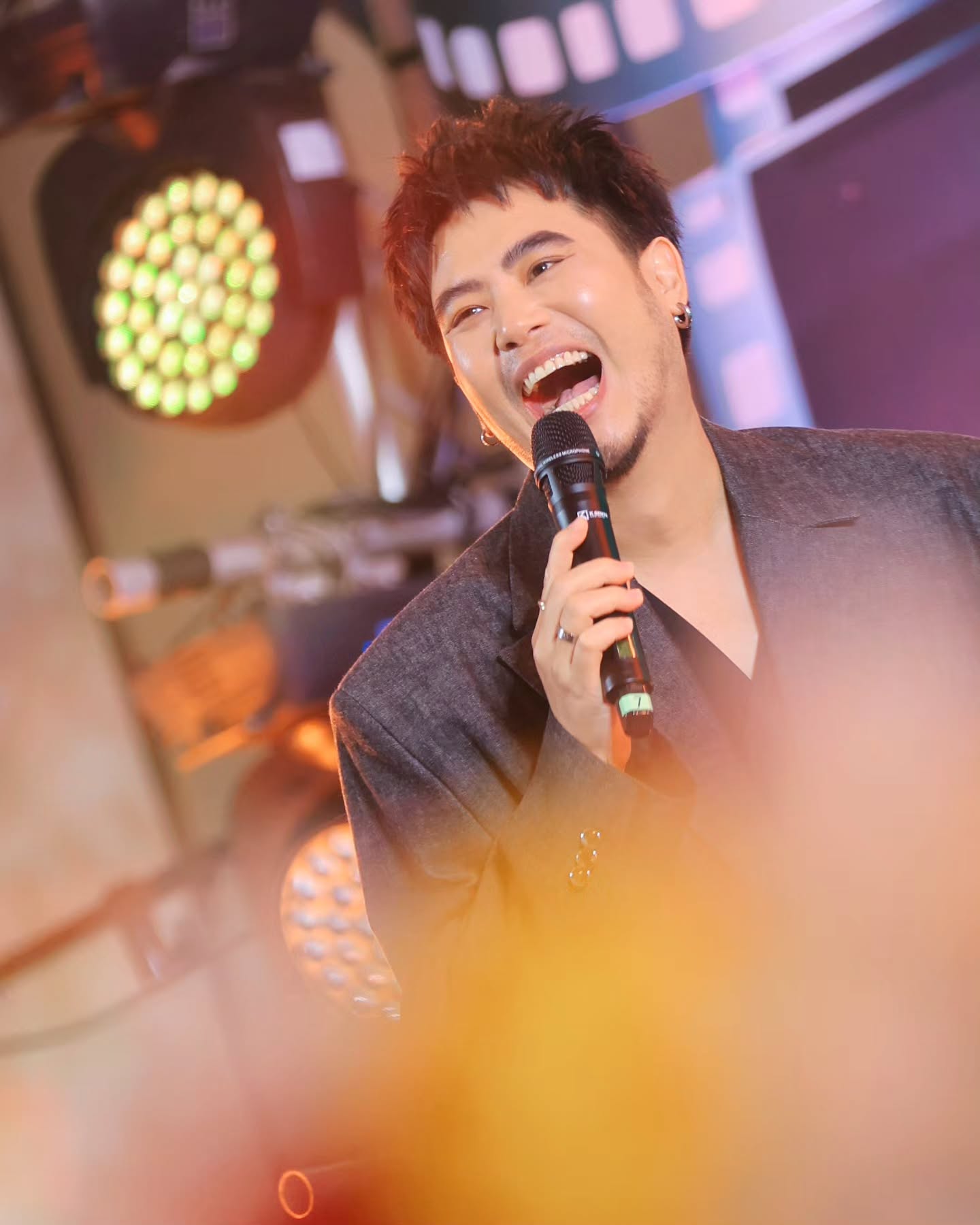 อ๋อง - เขมรัชต์ สุนทรนนท์