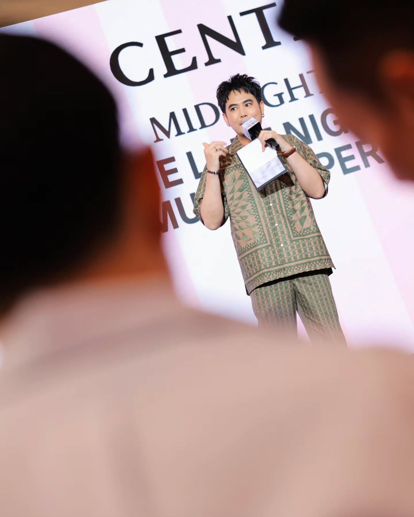 อ๋อง - เขมรัชต์ สุนทรนนท์