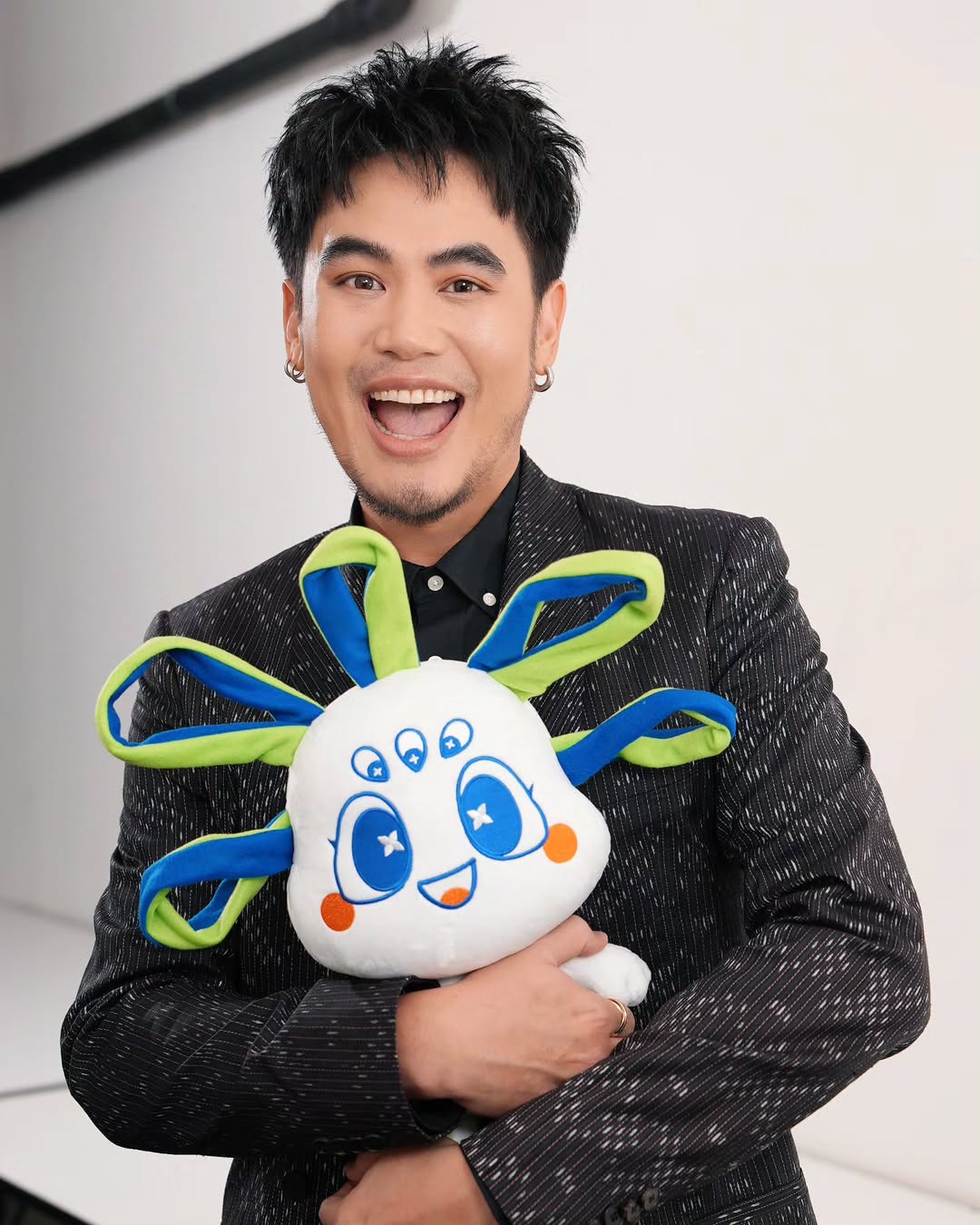 อ๋อง - เขมรัชต์ สุนทรนนท์