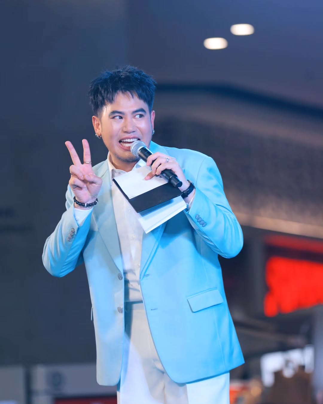อ๋อง - เขมรัชต์ สุนทรนนท์