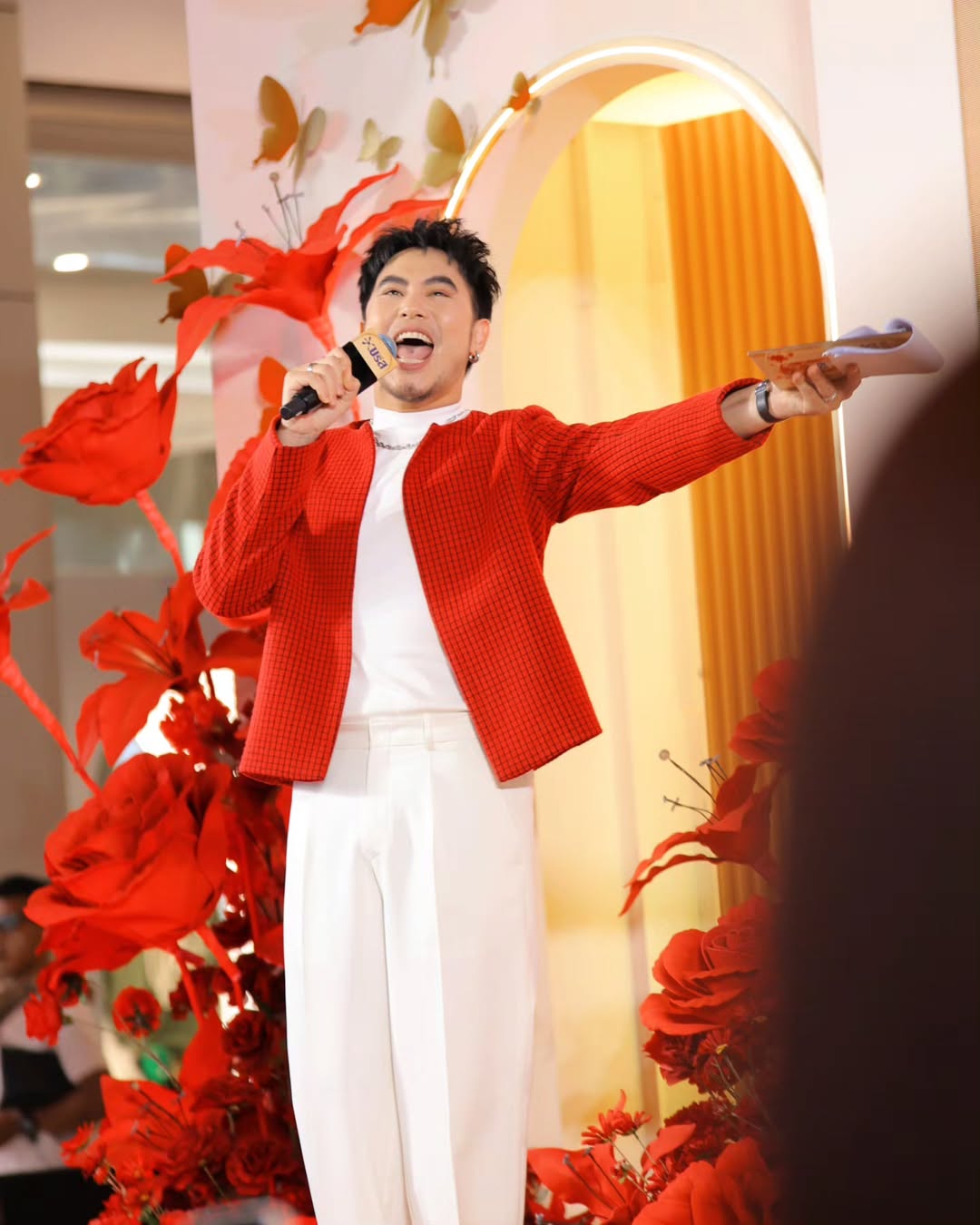 อ๋อง - เขมรัชต์ สุนทรนนท์