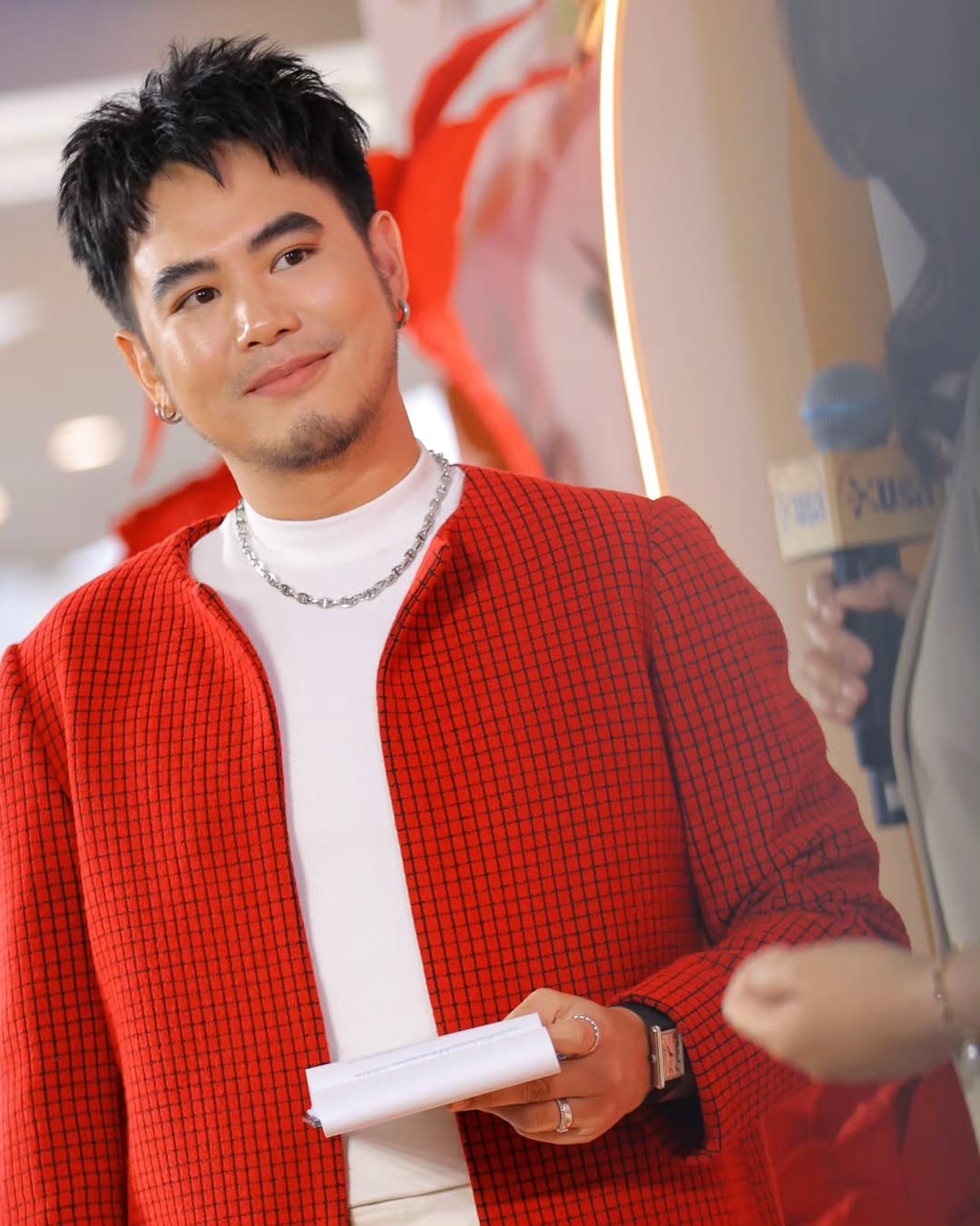 อ๋อง - เขมรัชต์ สุนทรนนท์