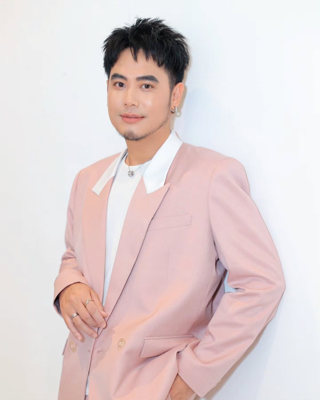 อ๋อง - เขมรัชต์ สุนทรนนท์