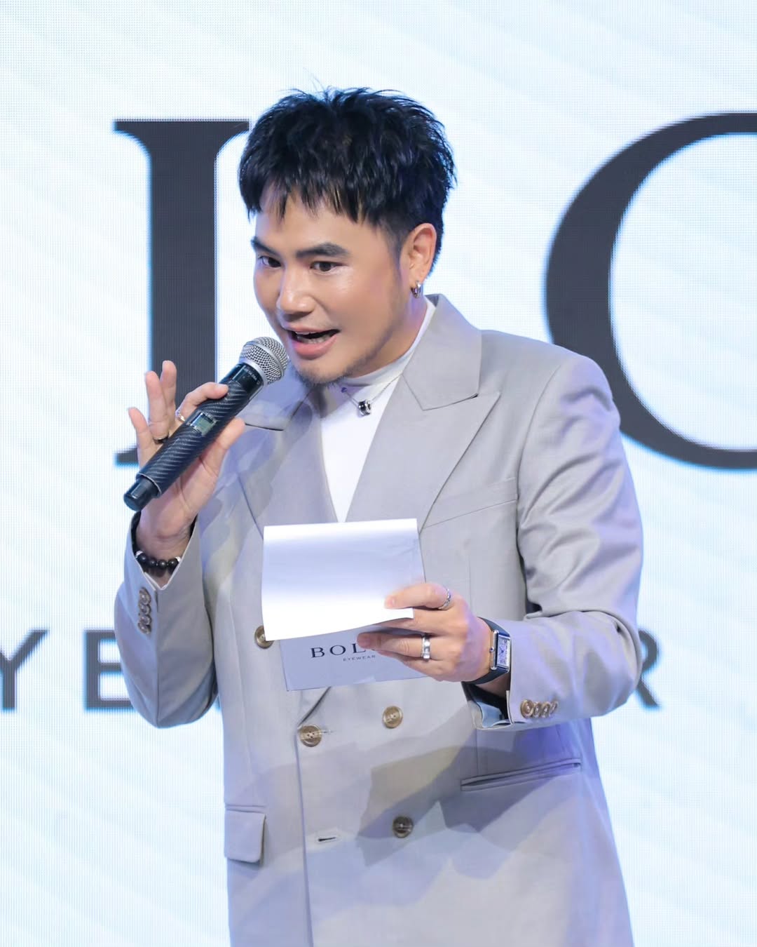 อ๋อง - เขมรัชต์ สุนทรนนท์